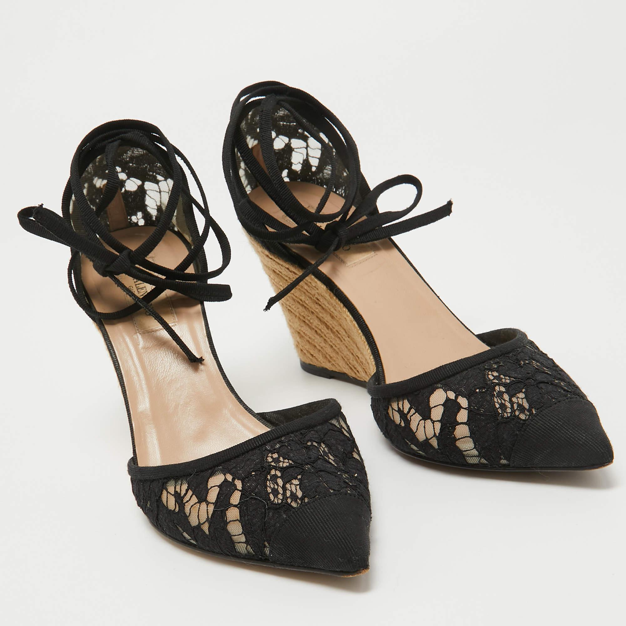 Valentino Black Lace Esparille Wedge Ankle Tie Pumps Size 39 In Good Condition For Sale In Dubai, Al Qouz 2