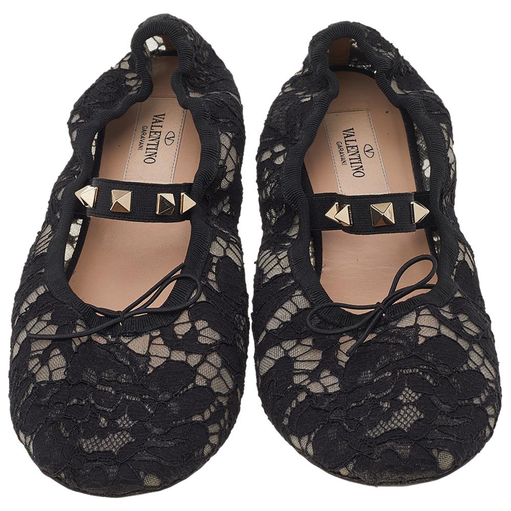 Valentino Black Lace Rockstud Mary Jane Ballet Flats Size 37.5 In Good Condition In Dubai, Al Qouz 2