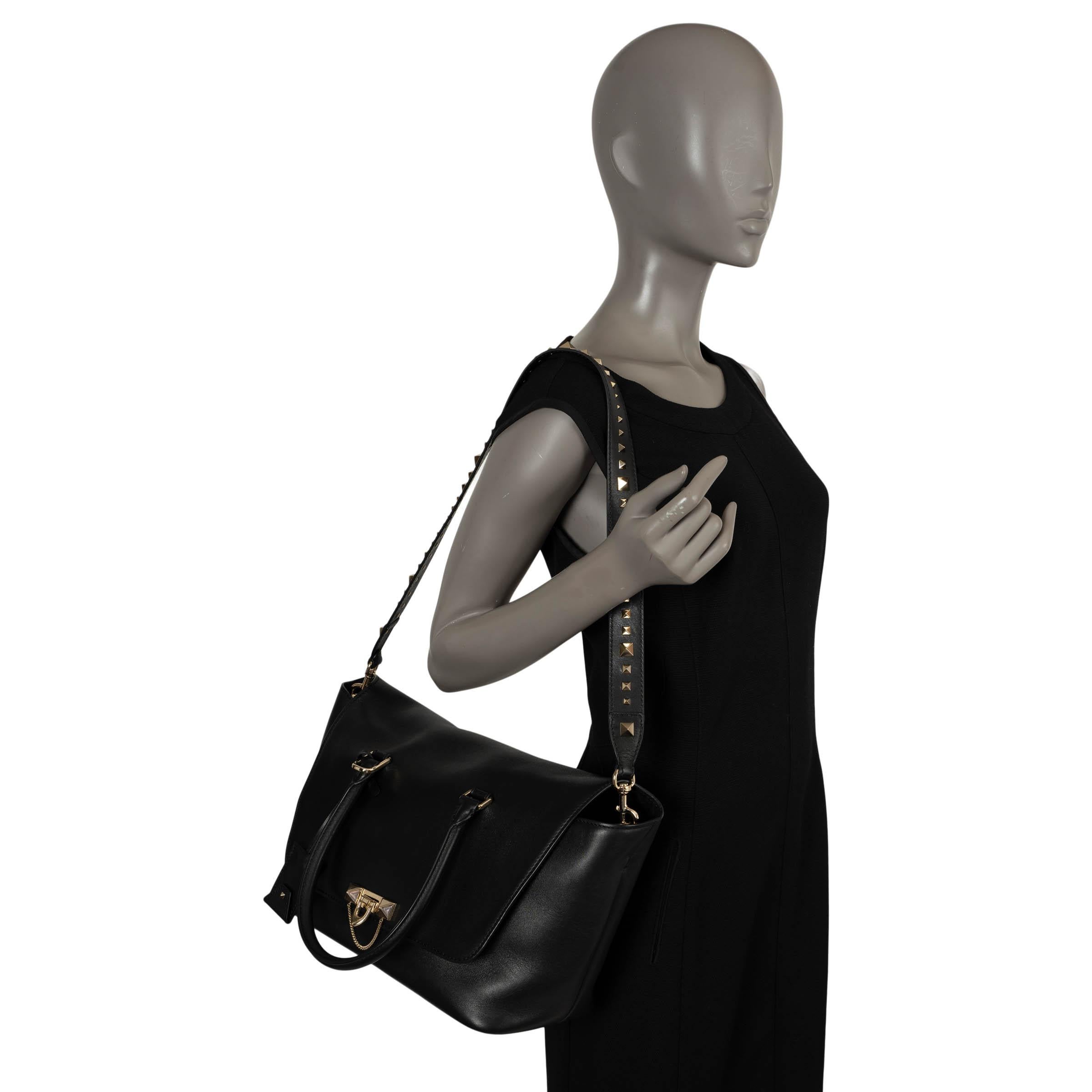 VALENTINO black leather 2017 LARGE DEMILUNE ROCKSTUD Bag For Sale 5