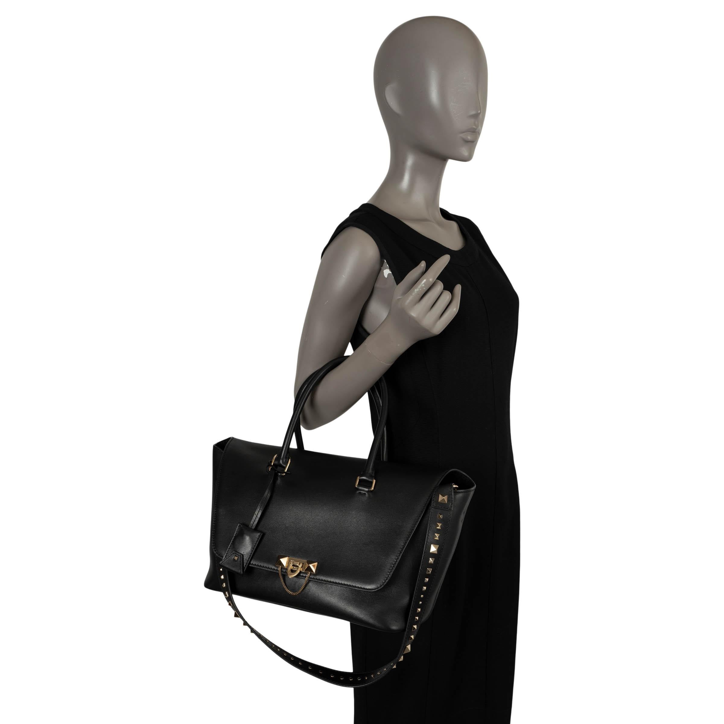 VALENTINO black leather 2017 LARGE DEMILUNE ROCKSTUD Bag For Sale 4