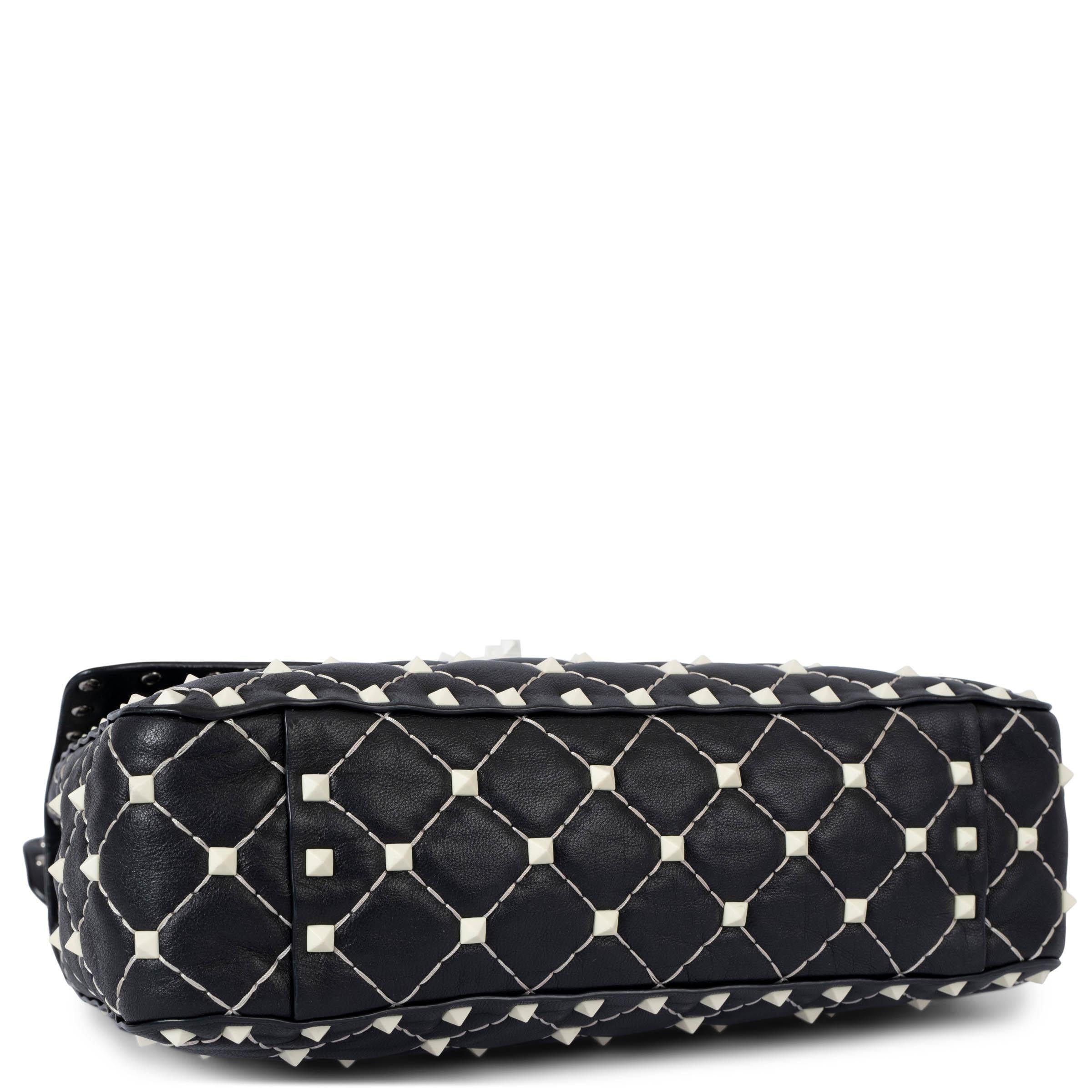 VALENTINO noir cuir 2018 FREE ROCKSTUD SPIKE Sac à bandoulière Bon état - En vente à Zürich, CH