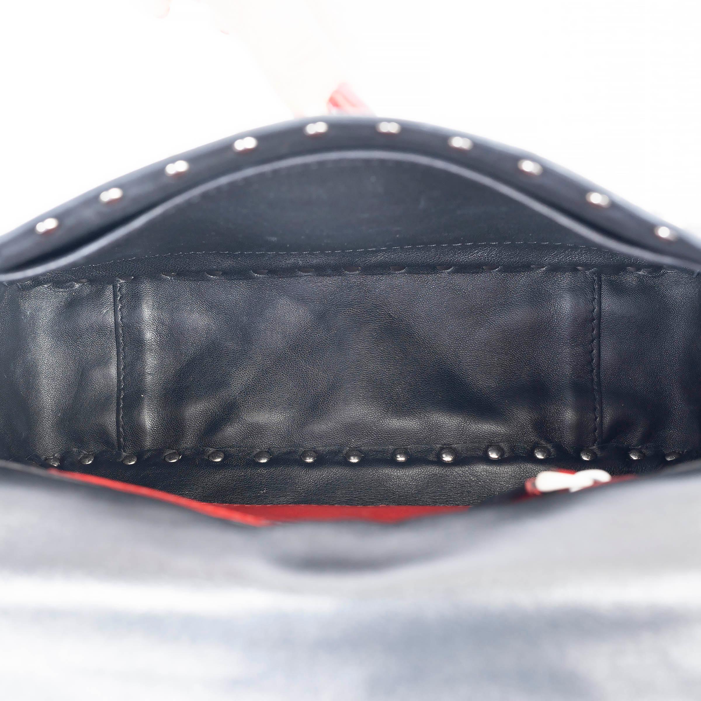 VALENTINO noir cuir 2018 FREE ROCKSTUD SPIKE Sac à bandoulière en vente 1