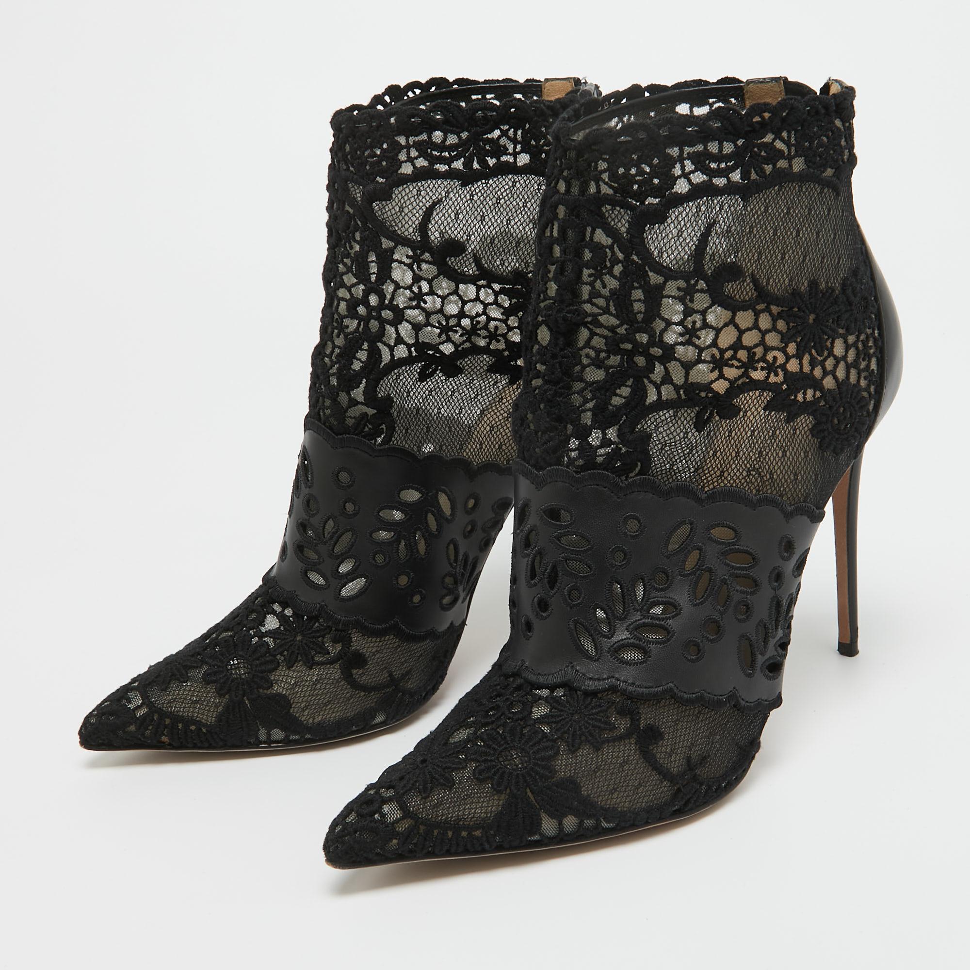Valentino Black Leather and Lace Fusion Ankle Booties Size 38 For Sale 3