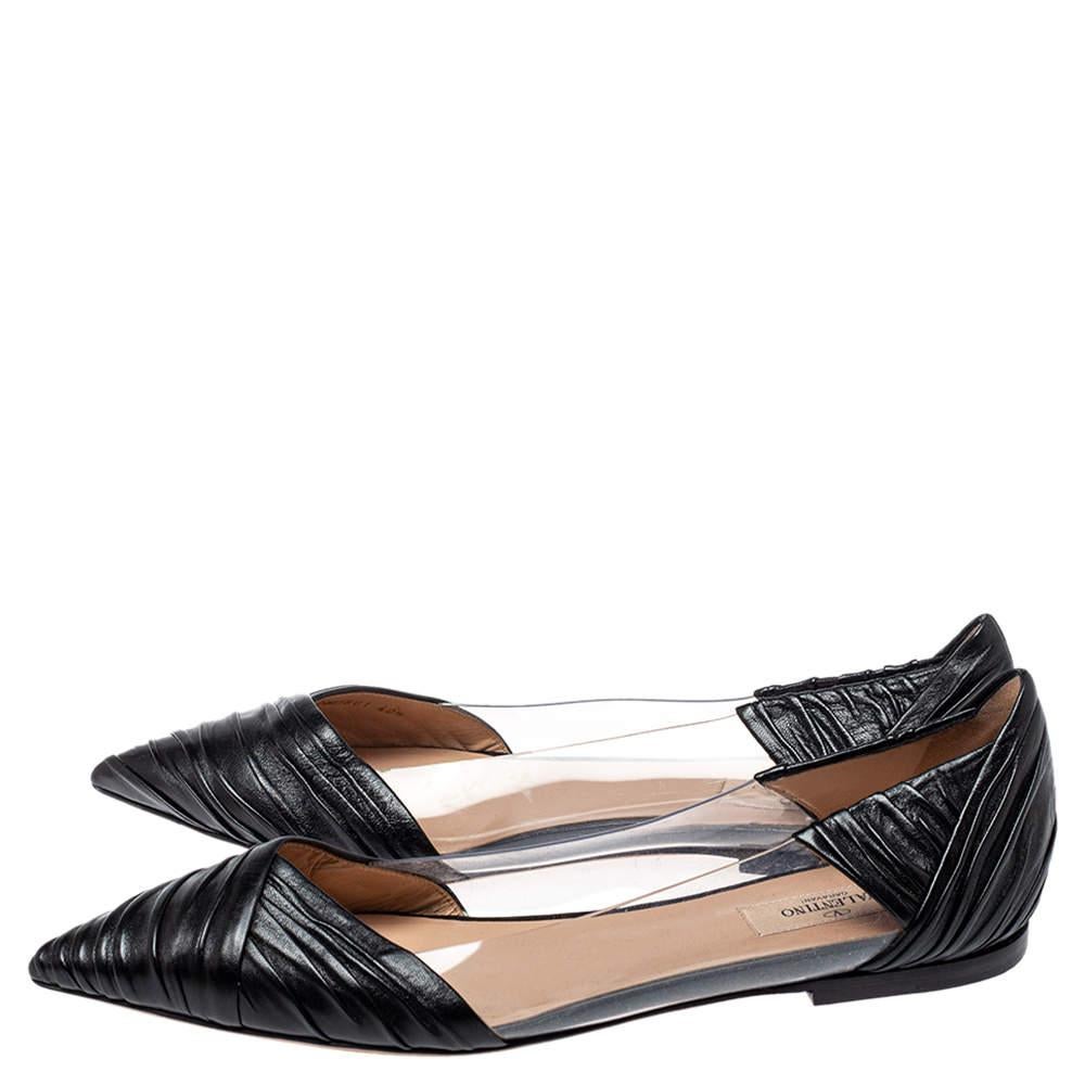 Valentino Cuir noir et PVC B Drape Pointed Toe Ballet Flats Size 40.5 État moyen à Dubai, Al Qouz 2