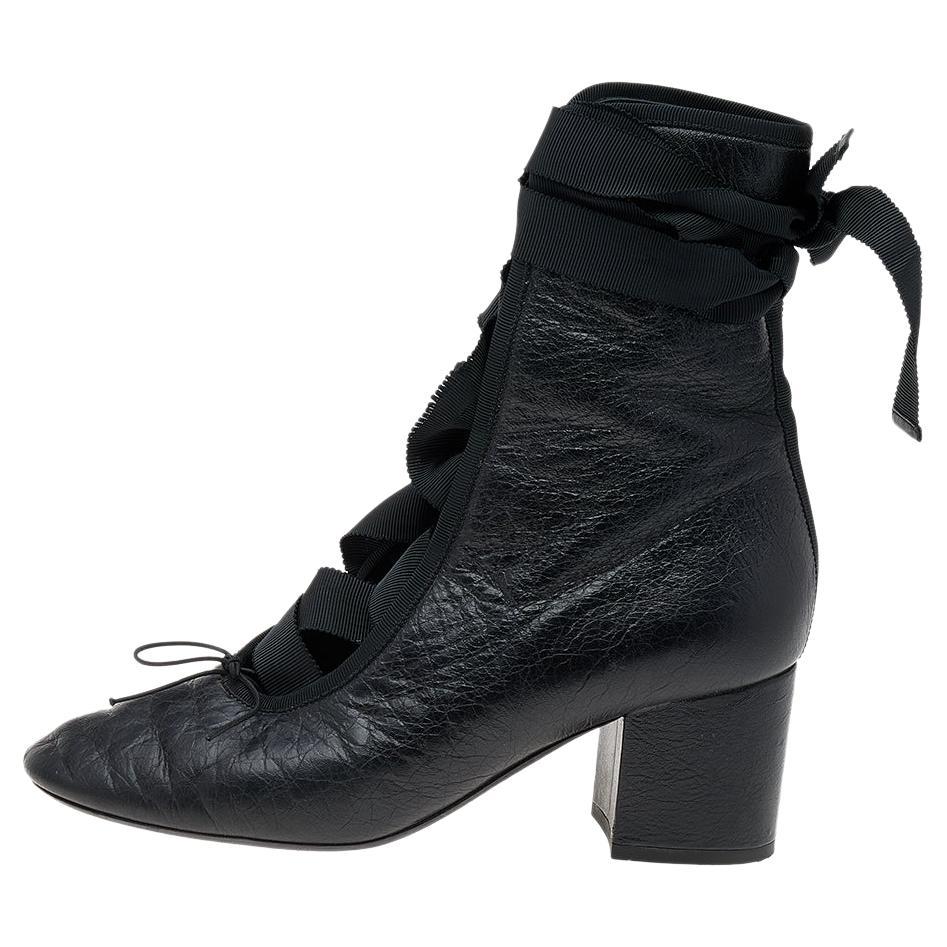 Blitz Træde tilbage klasse Valentino Black Leather Ballerina Lace Up Block Heel Boots Size 37 at  1stDibs | valentino ballet boots, valentino block heel boots, valentino  ballet heels