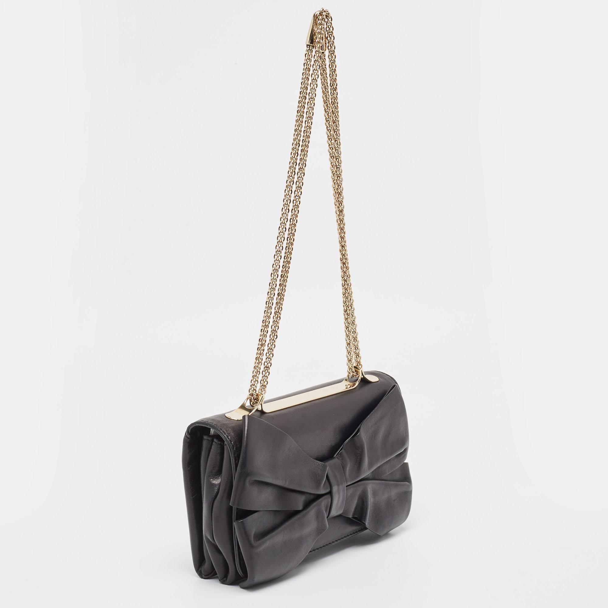 Valentino Black Leather Bow Flap Chain Clucth In Good Condition In Dubai, Al Qouz 2