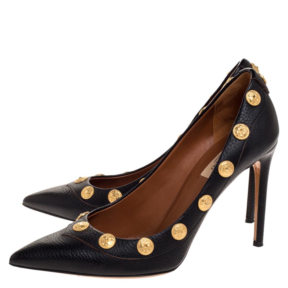 Valentino Black Leather Coin Embellished Pointed Toe Pumps Size 39.5 In Good Condition In Dubai, Al Qouz 2