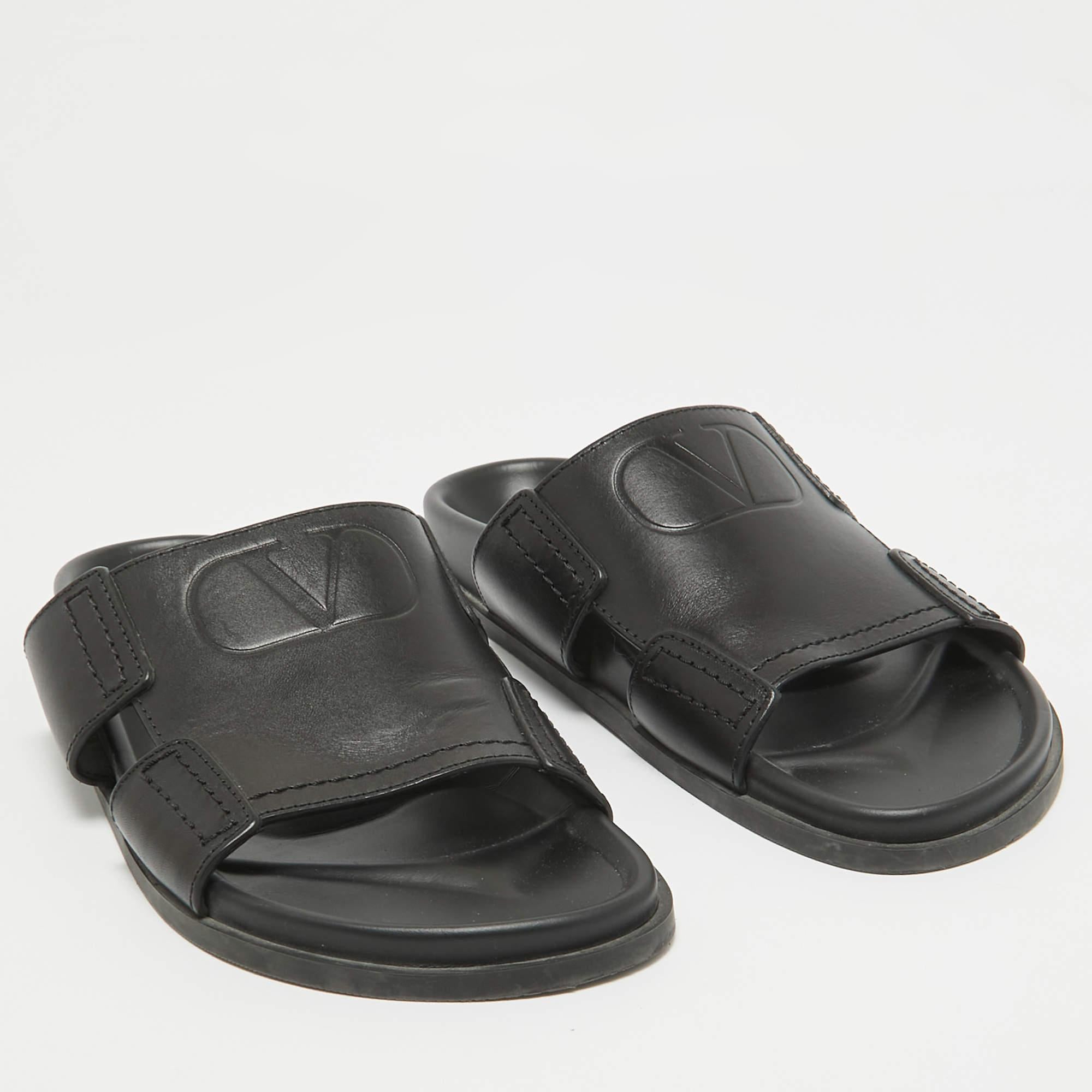 Men's Valentino Black Leather Escape V logo Slide Sandals Size 41 For Sale