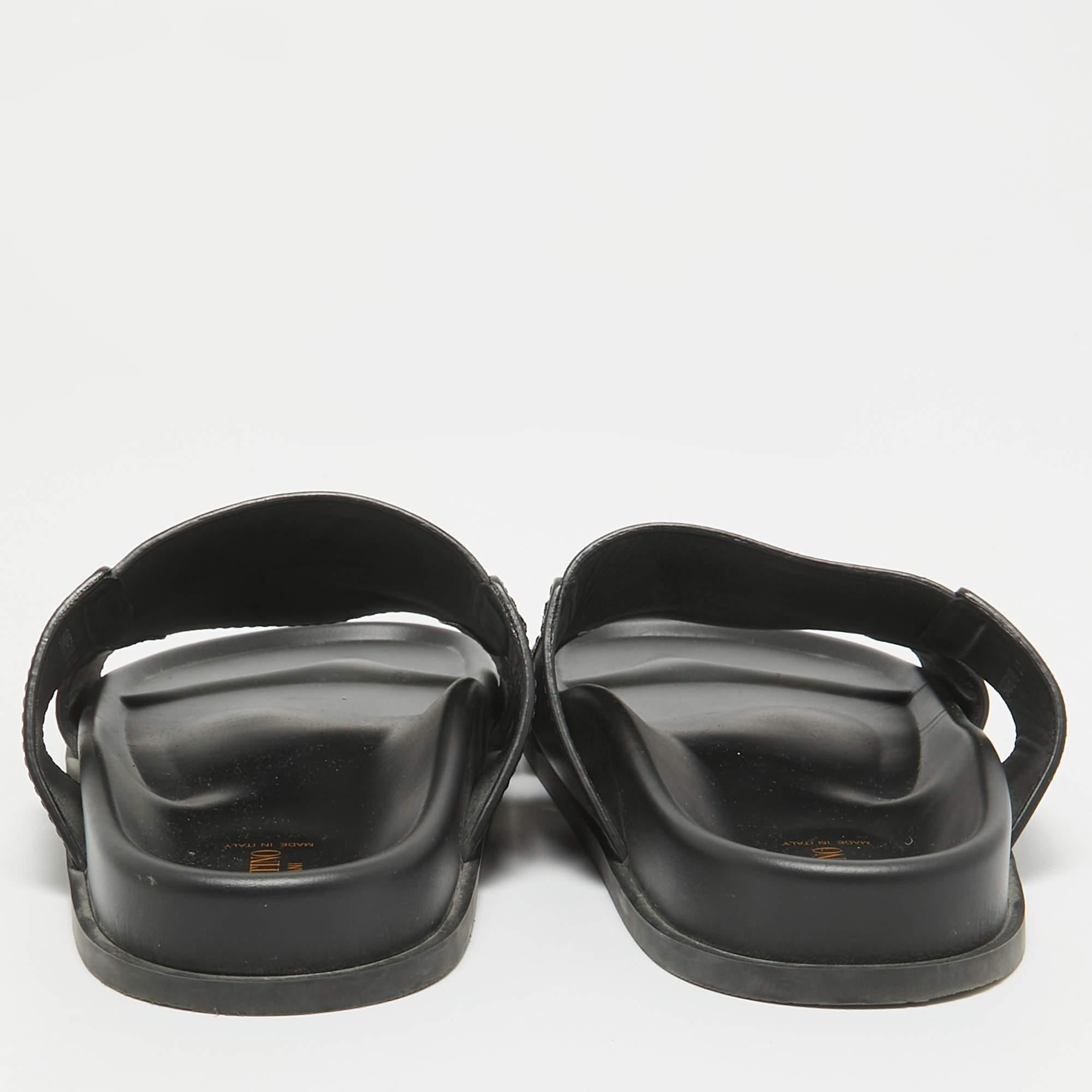 Valentino Black Leather Escape V logo Slide Sandals Size 41 For Sale 1