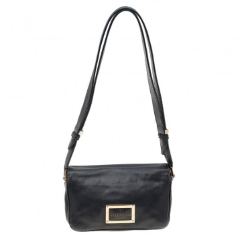 Valentino Black Leather Flap Shoulder Bag For Sale 2