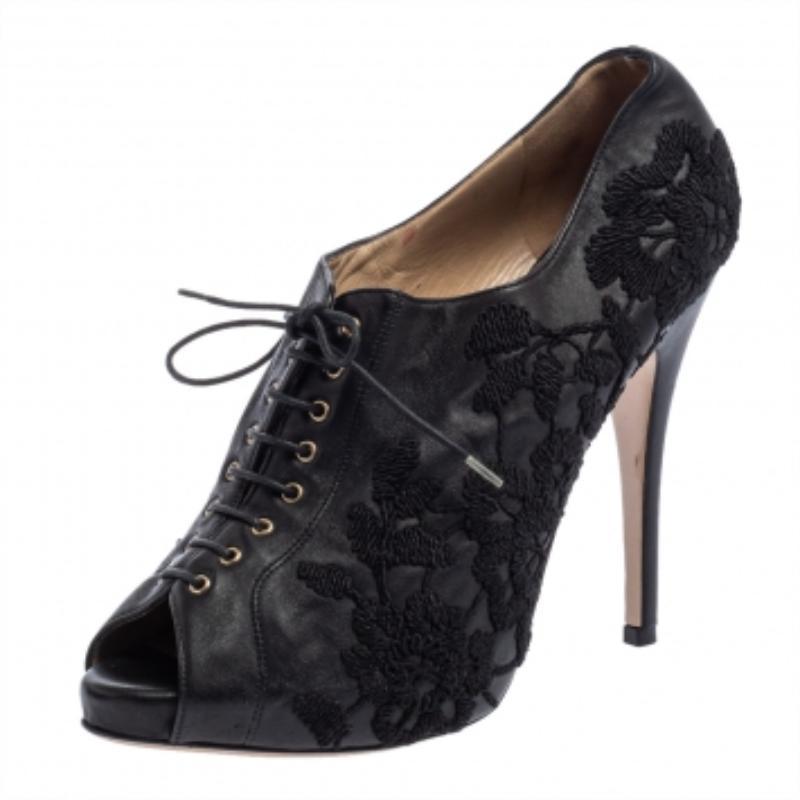 Valentino Black Leather Floral Embroidered Peep Toe Ankle Booties Size 40 In Good Condition For Sale In Dubai, Al Qouz 2