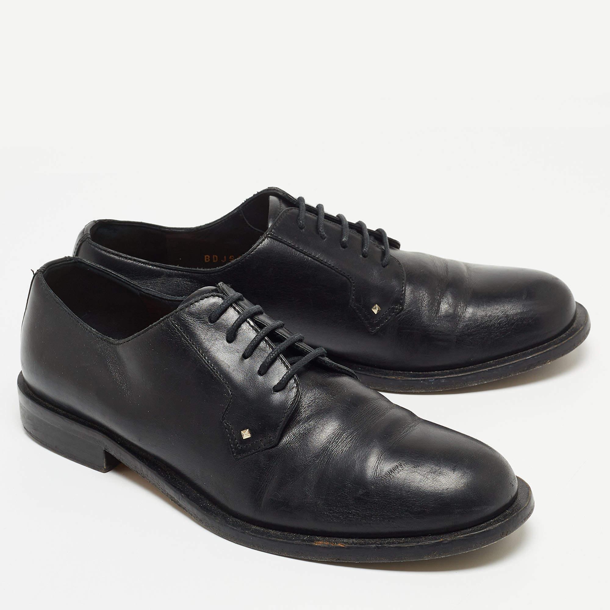 Valentino Derby in pelle nera con lacci taglia 38 In condizioni discrete in vendita a Dubai, Al Qouz 2