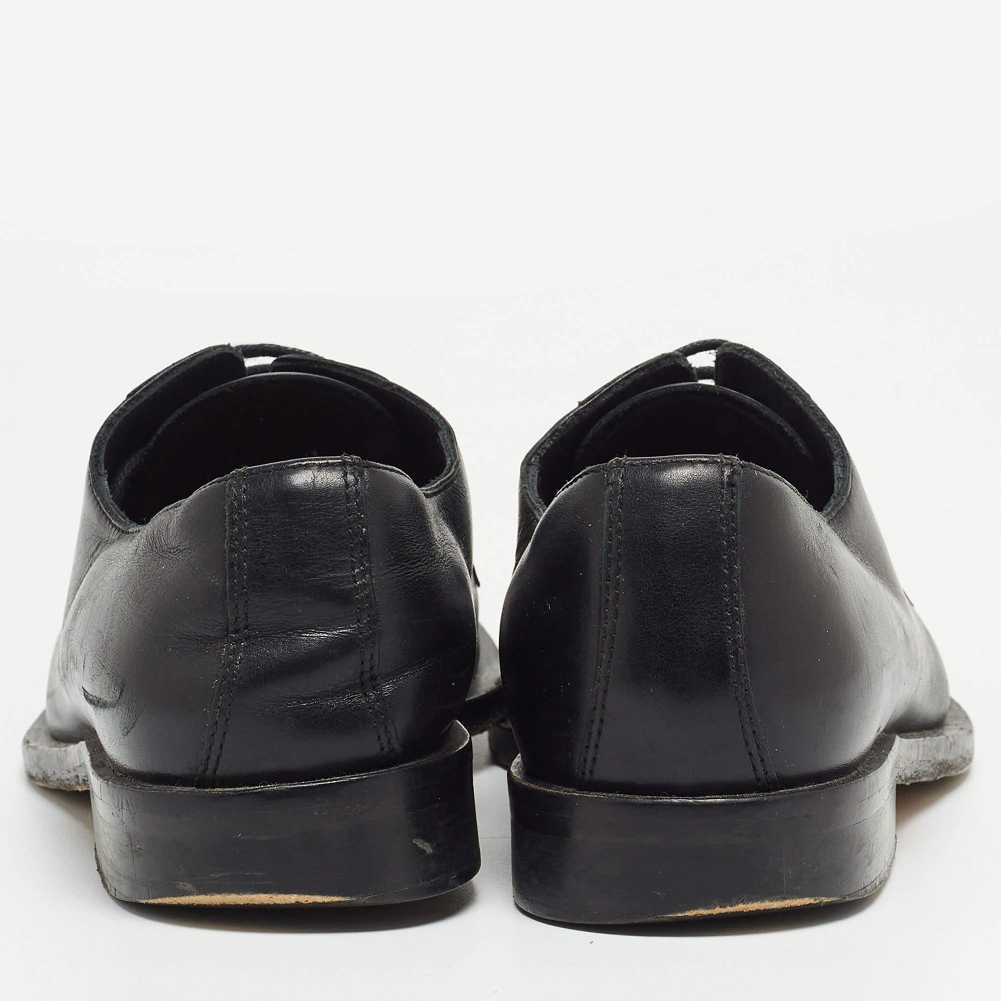 Donna Valentino Derby in pelle nera con lacci taglia 38 in vendita