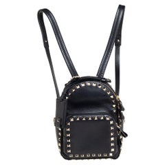 Valentino Schwarzer Leder Mini Rockstud-Rucksack