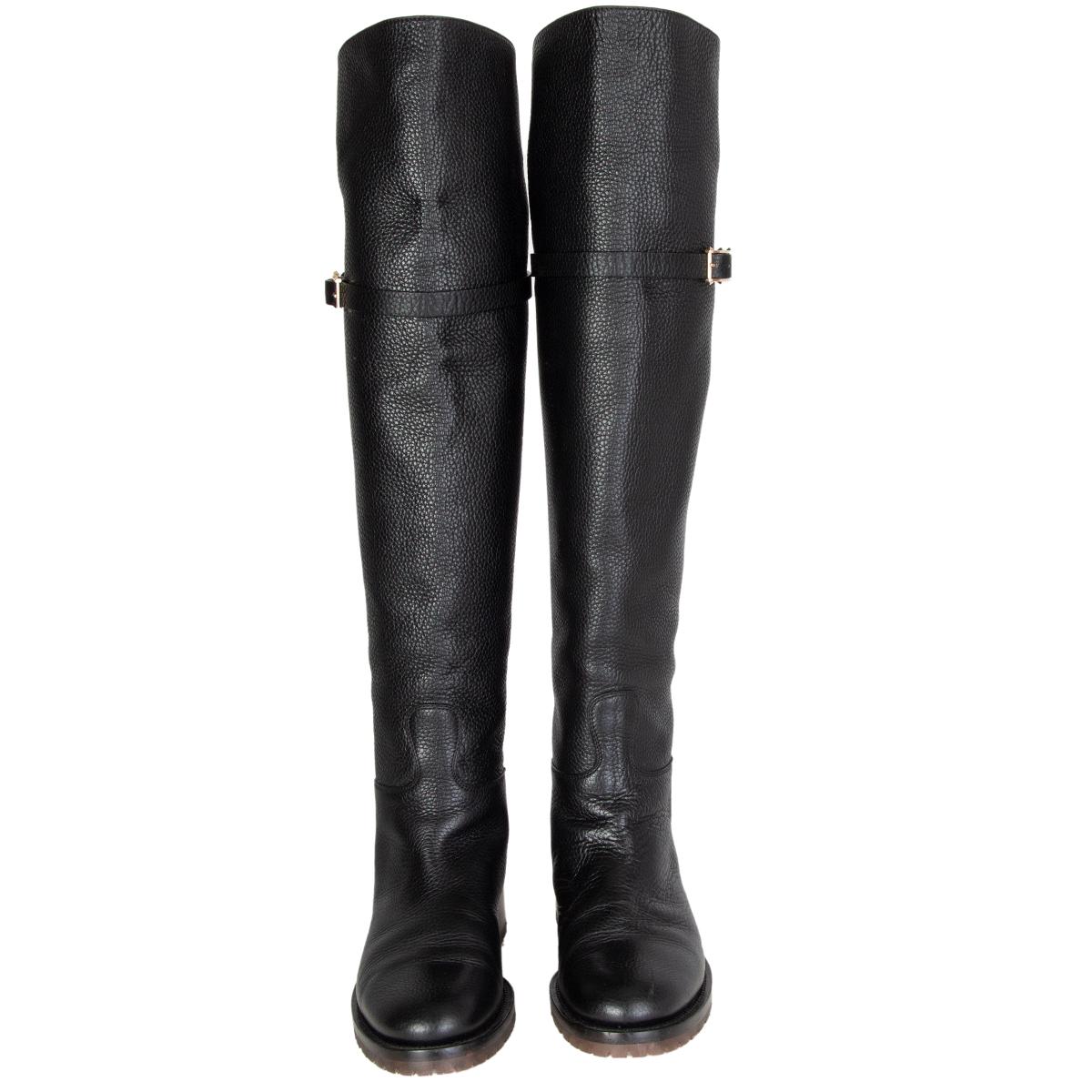 100% authentic Valentino over-knee boot sin black grained calfskin and rubber sole. Have been worn once and are in excellent condition. 

Measurements
Imprinted Size	38
Shoe Size	38
Inside Sole	25.5cm (9.9in)
Width	8cm (3.1in)
Heel	3cm