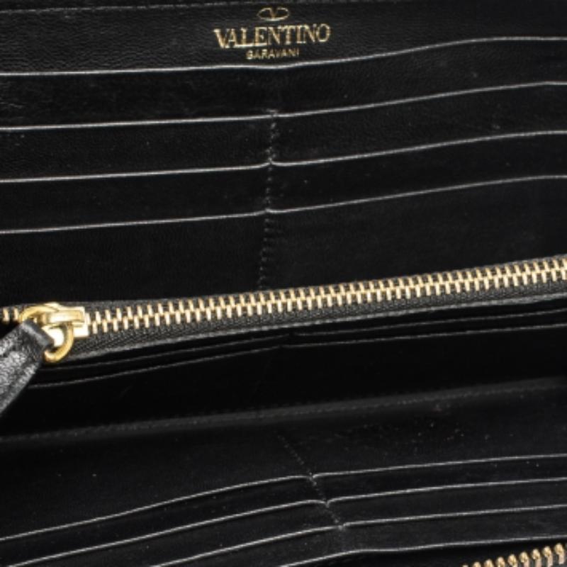 Nero Valentino Portafoglio continentale in pelle nera con fiocco a pieghe in vendita