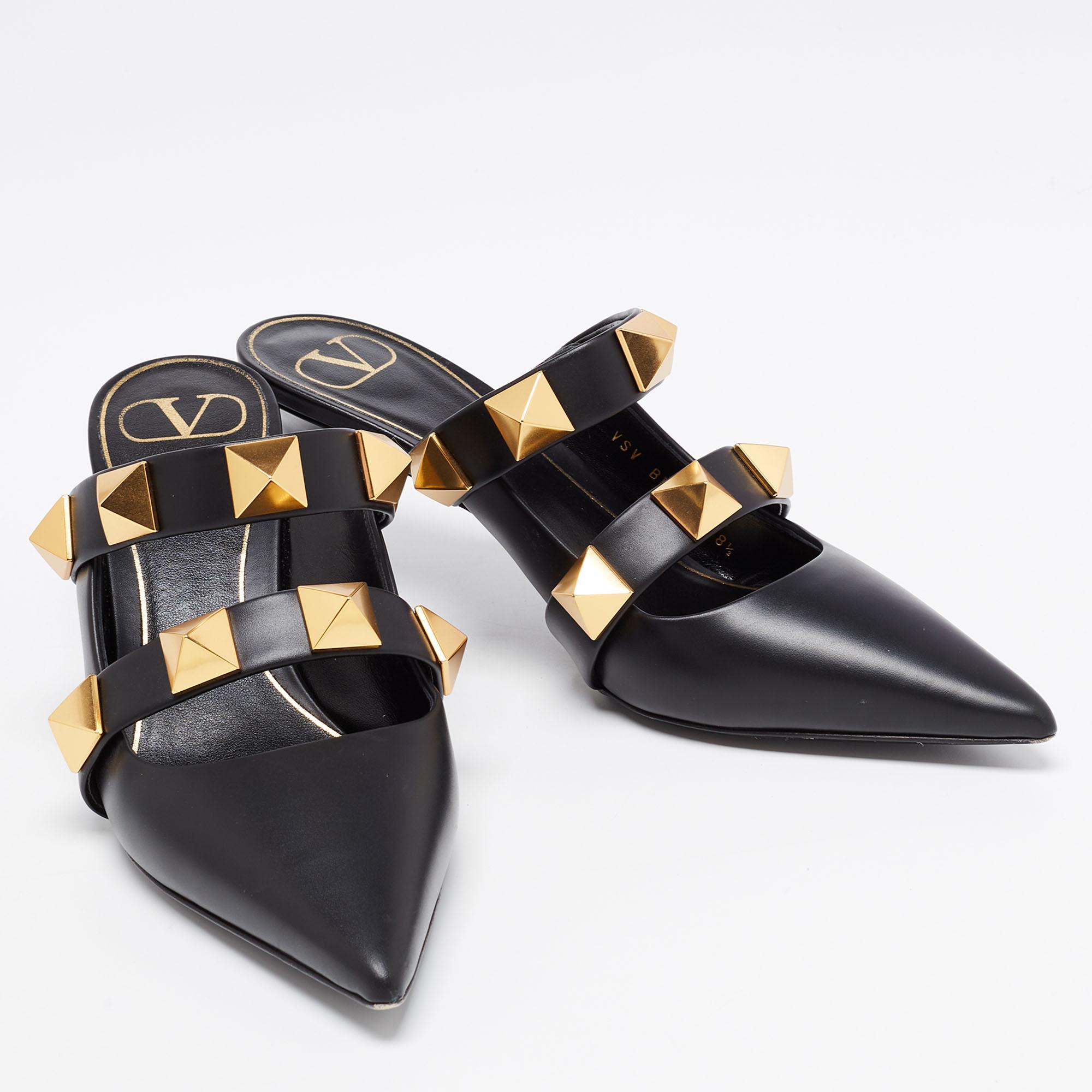 Valentino Black Leather Pointed Toe Roman Stud Mules Size 38.5 In Good Condition In Dubai, Al Qouz 2