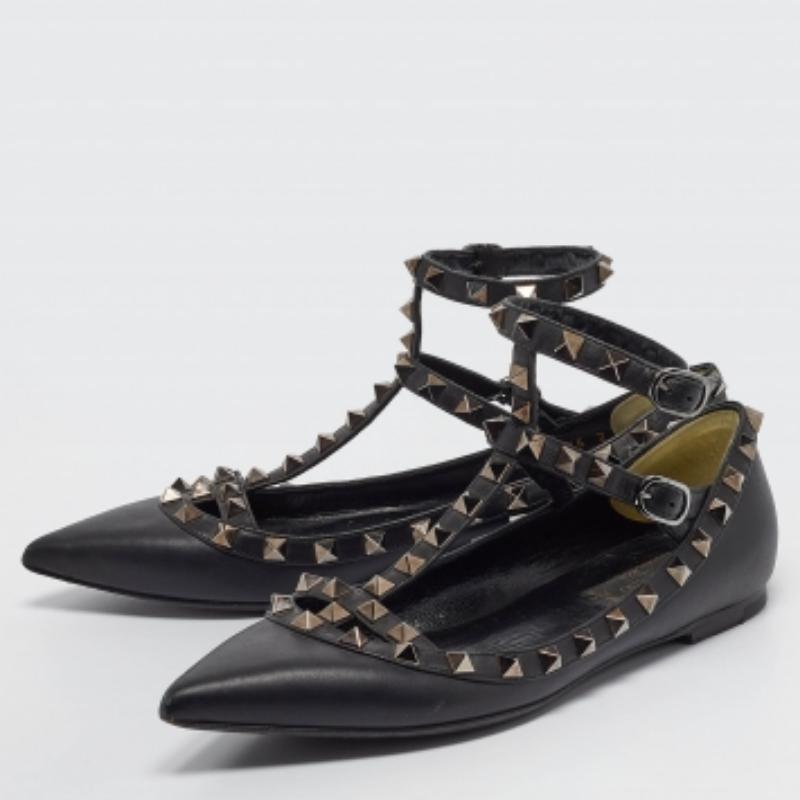 Valentino cuir noir Rockstud Ankle Strap Flats Size 37 en vente 3