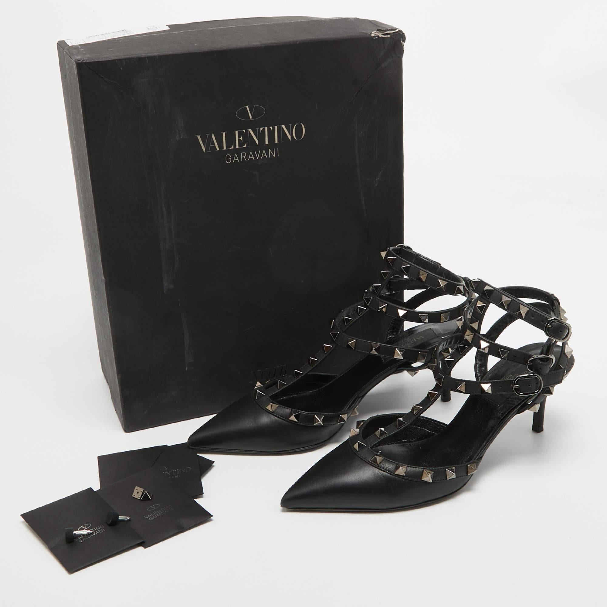 Escarpins Valentino Rockstud à lanières en cuir noir, taille 37.5 en vente 4
