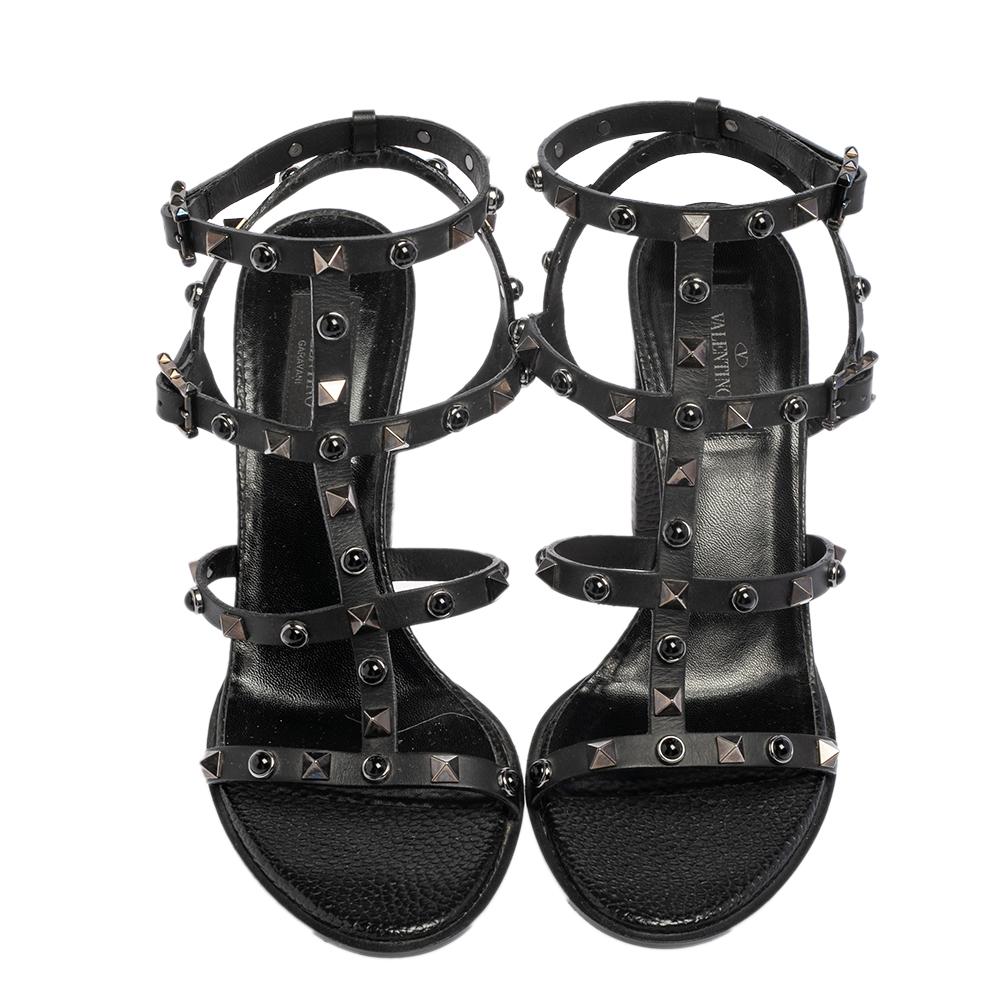 Instantly recognizable, the Rockstud from Valentino is one of the most iconic styles from the brand. These black Rockstud sandals have been crafted from leather and styled with the signature studs on the straps. They are complete with buckle