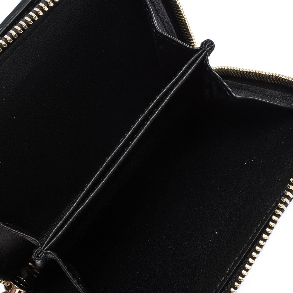 Valentino Black Leather Rockstud Coin Purse In New Condition In Dubai, Al Qouz 2