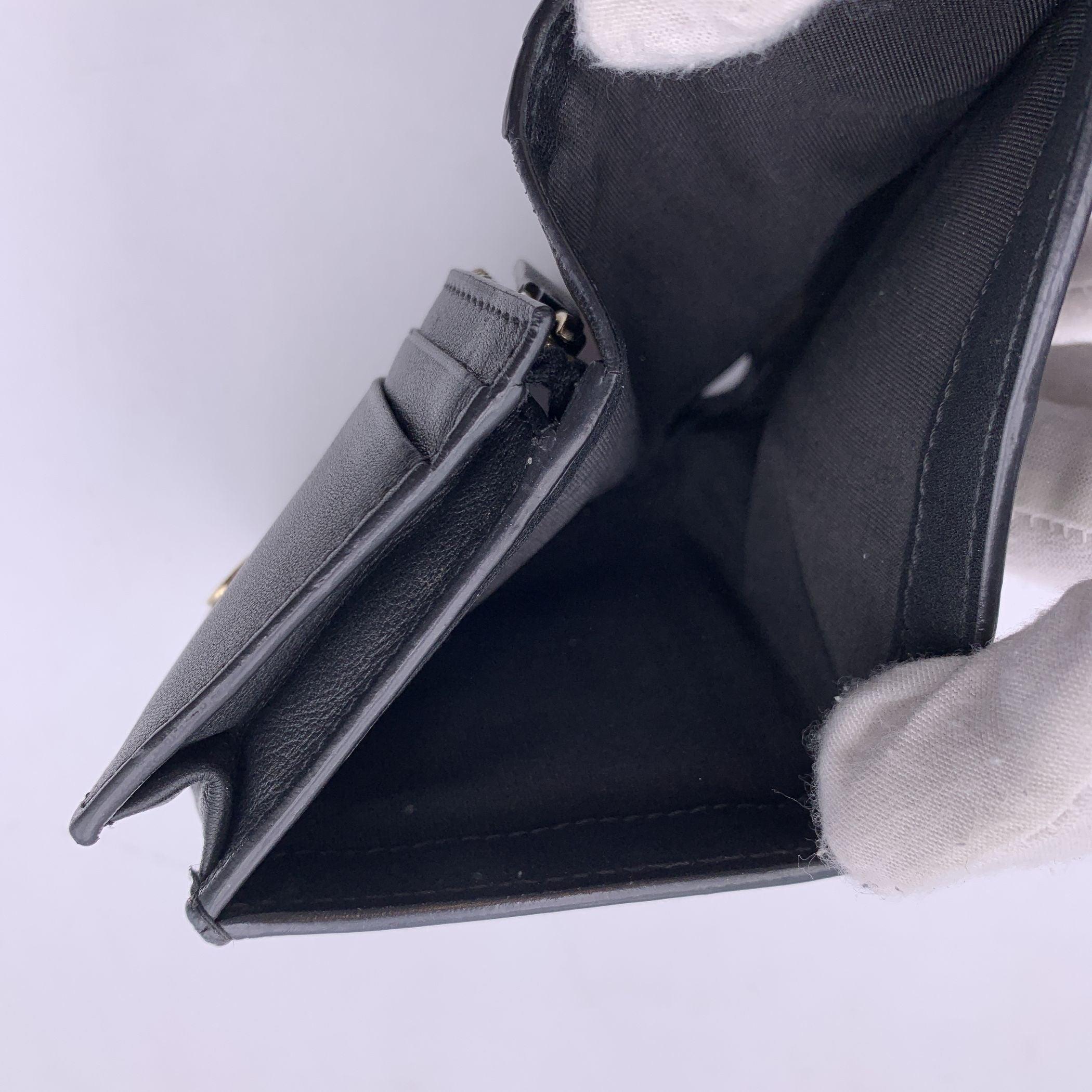 Valentino Schwarzes Leder Rockstud kompakte französische Klappe Brieftasche im Angebot 3