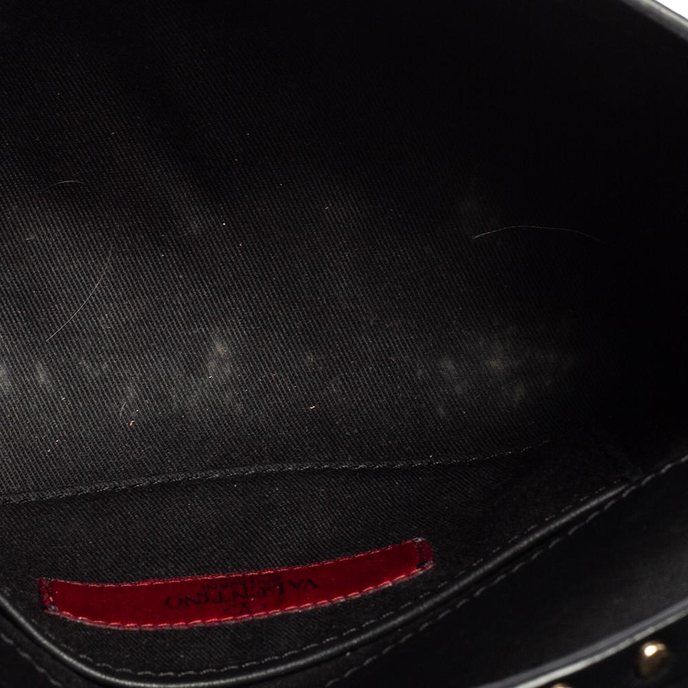 Valentino Black Leather Rockstud Flap Shoulder Bag In Good Condition In Dubai, Al Qouz 2