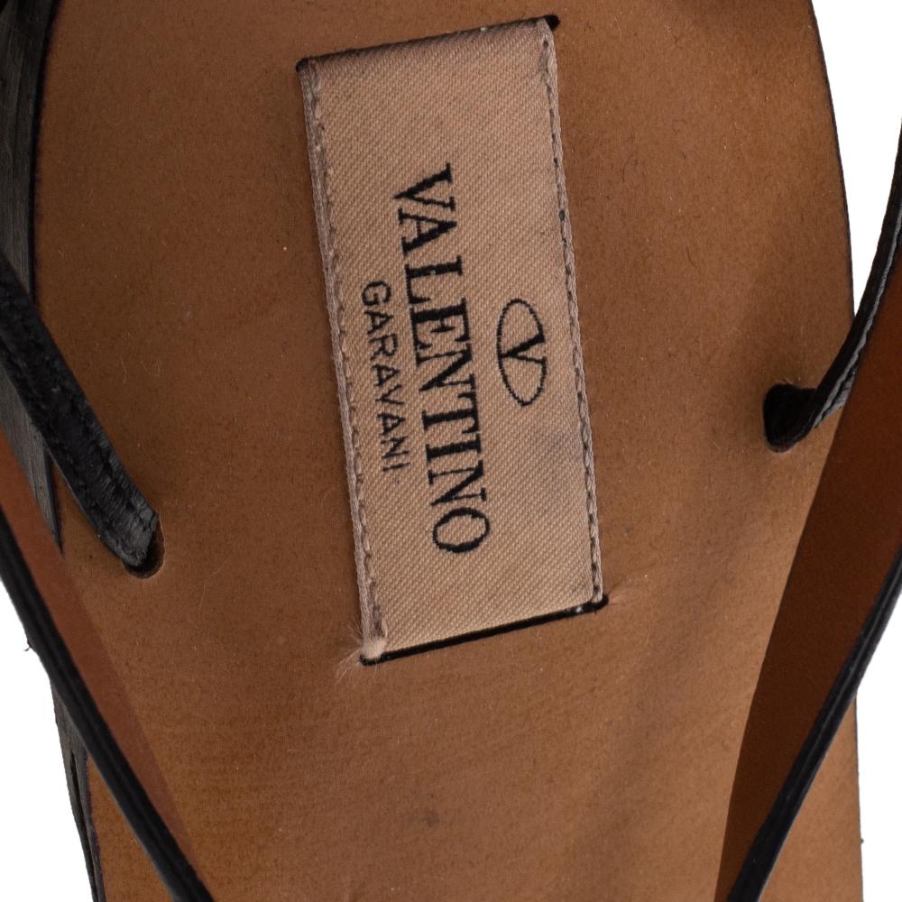 Women's Valentino Black Leather Rockstud Gladiator Flat Sandals Size 41