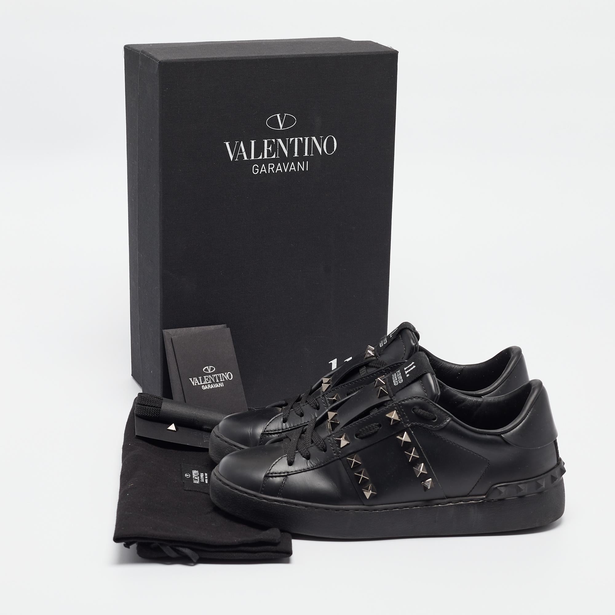 Valentino Black Leather Rockstud Low Top Sneakers Size 36.5 For Sale 3