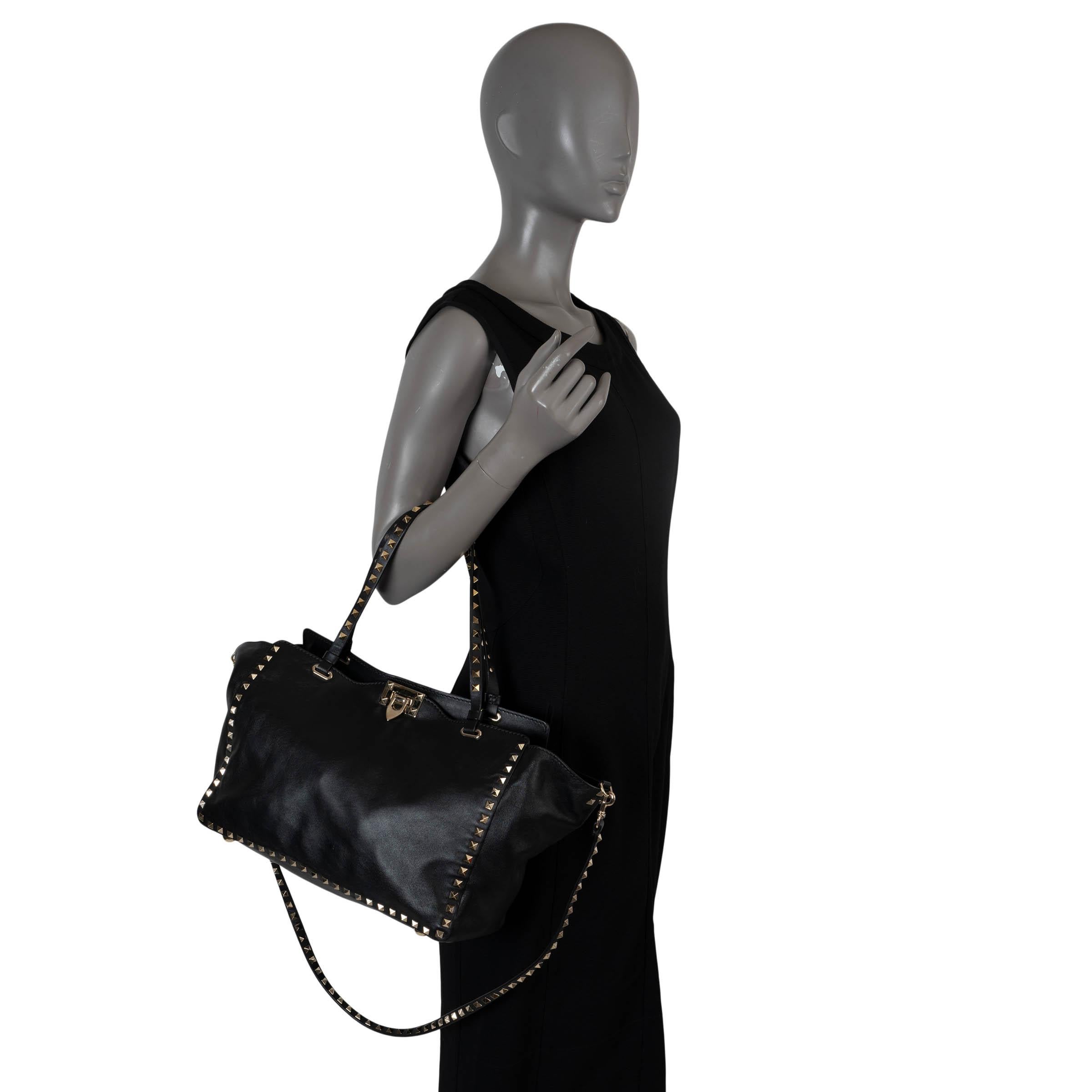 VALENTINO black leather ROCKSTUD MEDIUM TOTE Bag For Sale 3