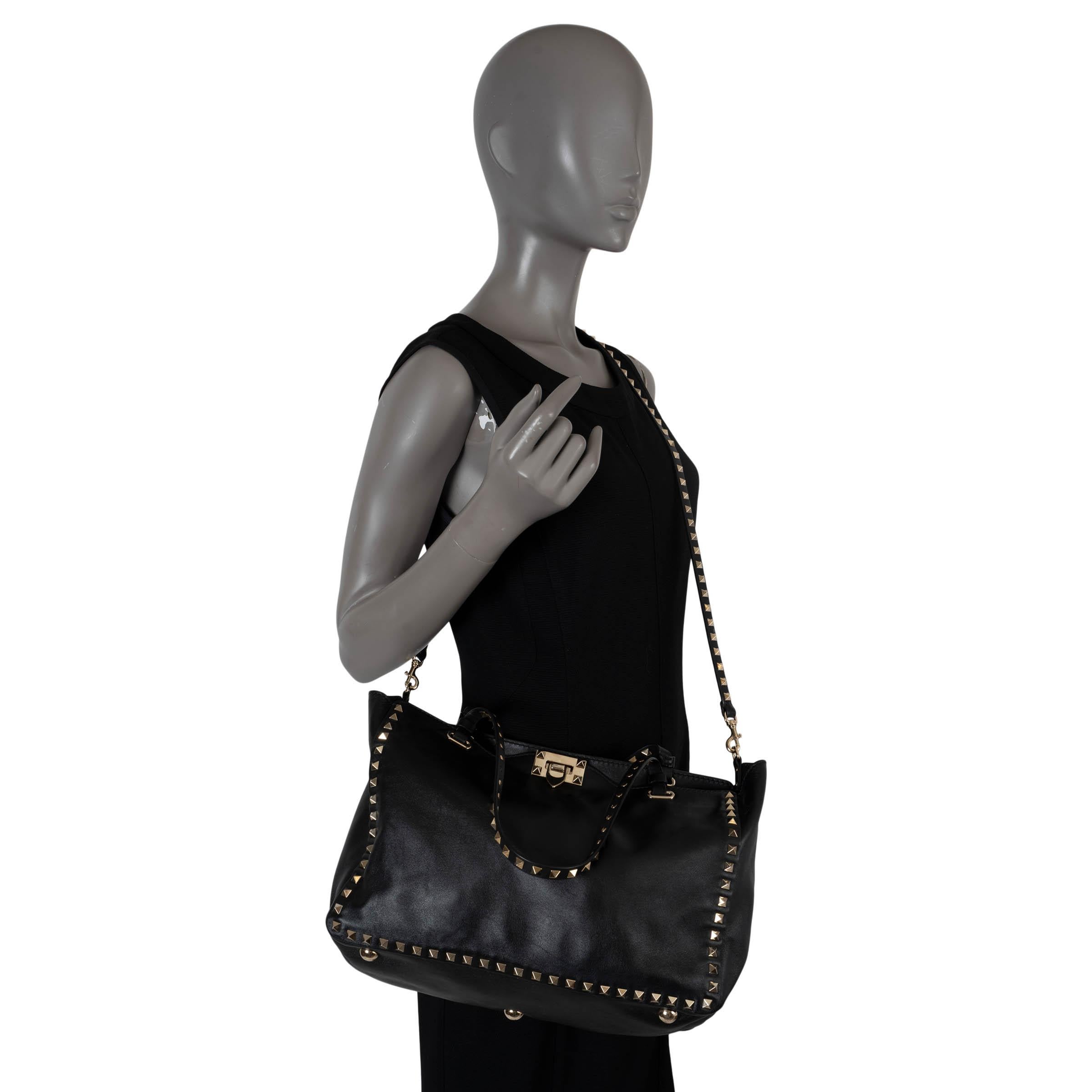 VALENTINO black leather ROCKSTUD MEDIUM TOTE Bag For Sale 4