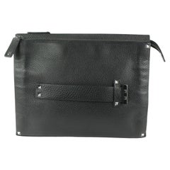 Valentino - Pochette à poignée en cuir noir à panneaux Rockstud 111va17