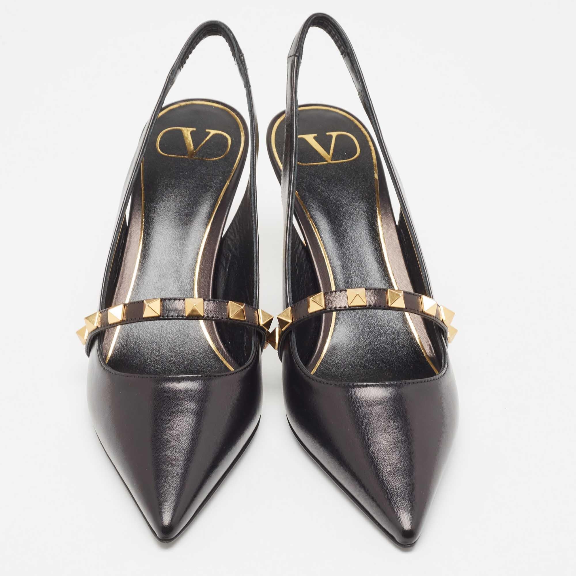 Discover footwear elegance with these Valentino women's pumps. Meticulously designed, these heels seamlessly marry fashion and comfort, ensuring you shine in every setting.

Includes: Original Box, Info Booklet, Extra Embellishment, Original