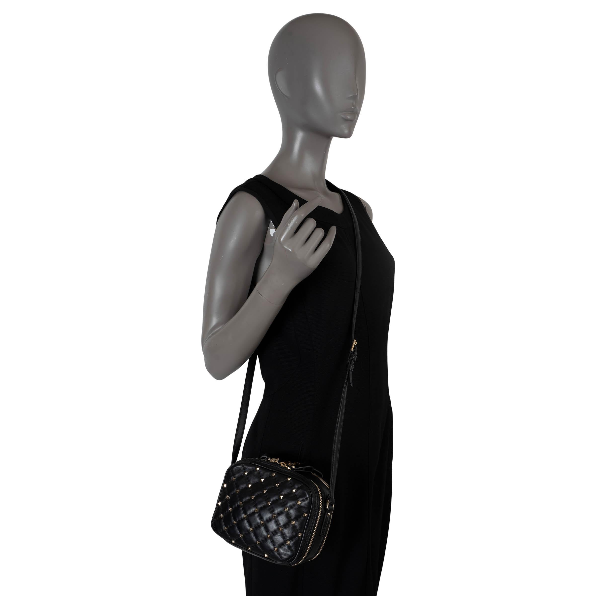 VALENTINO black leather ROCKSTUD SPIKE DOUBLE ZIP CAMERA Bag For Sale 2