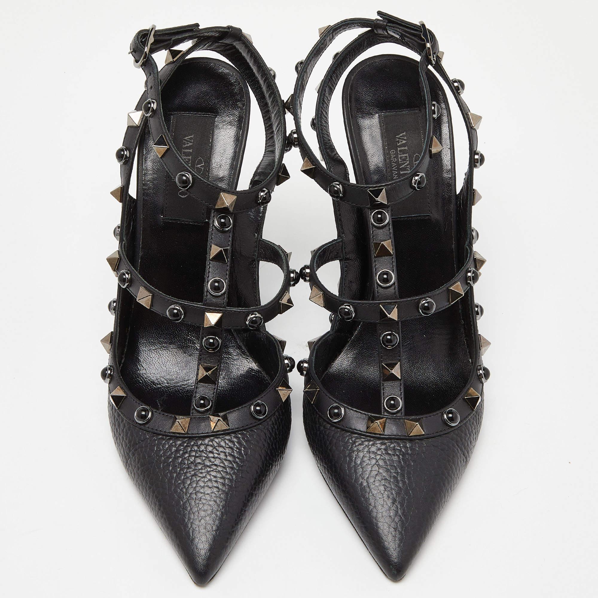 Valentino Leather Black Rockstud Strappy Pointed Toe Pumps Size 37.5 Bon état - En vente à Dubai, Al Qouz 2