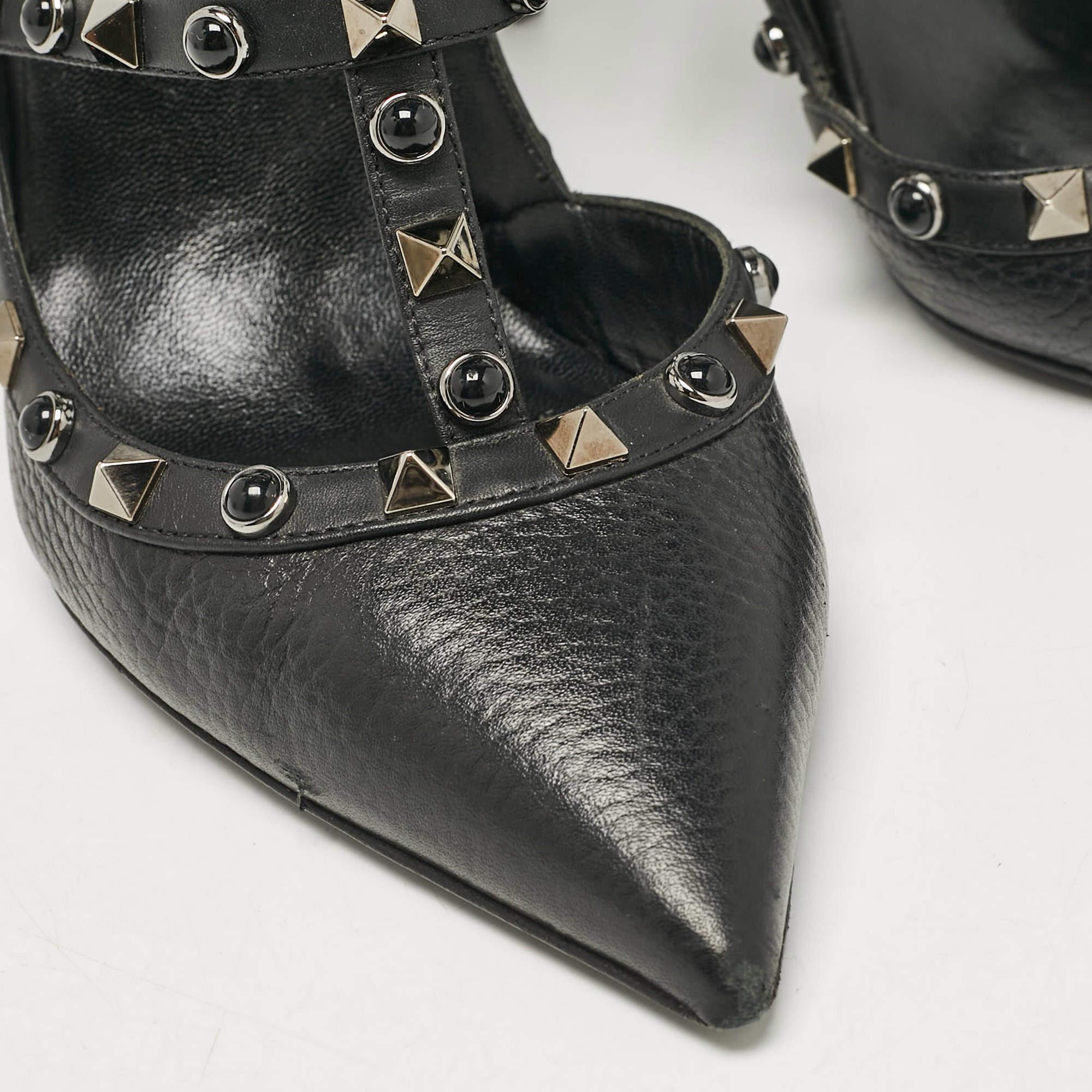 Valentino Black Leather Rockstud Strappy Pointed Toe Pumps Size 39 en venta 2