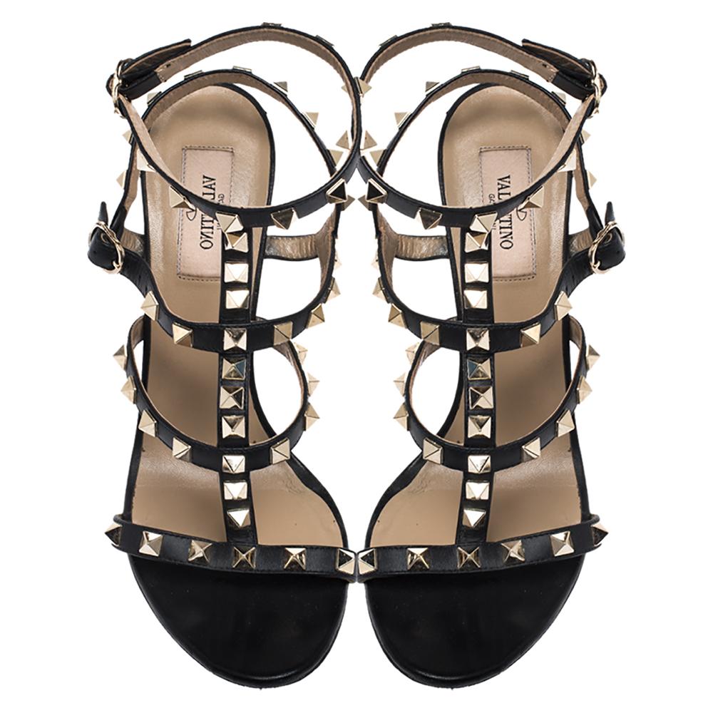 Valentino Black Leather Rockstud Strappy Sandals Size 37.5 In Good Condition In Dubai, Al Qouz 2