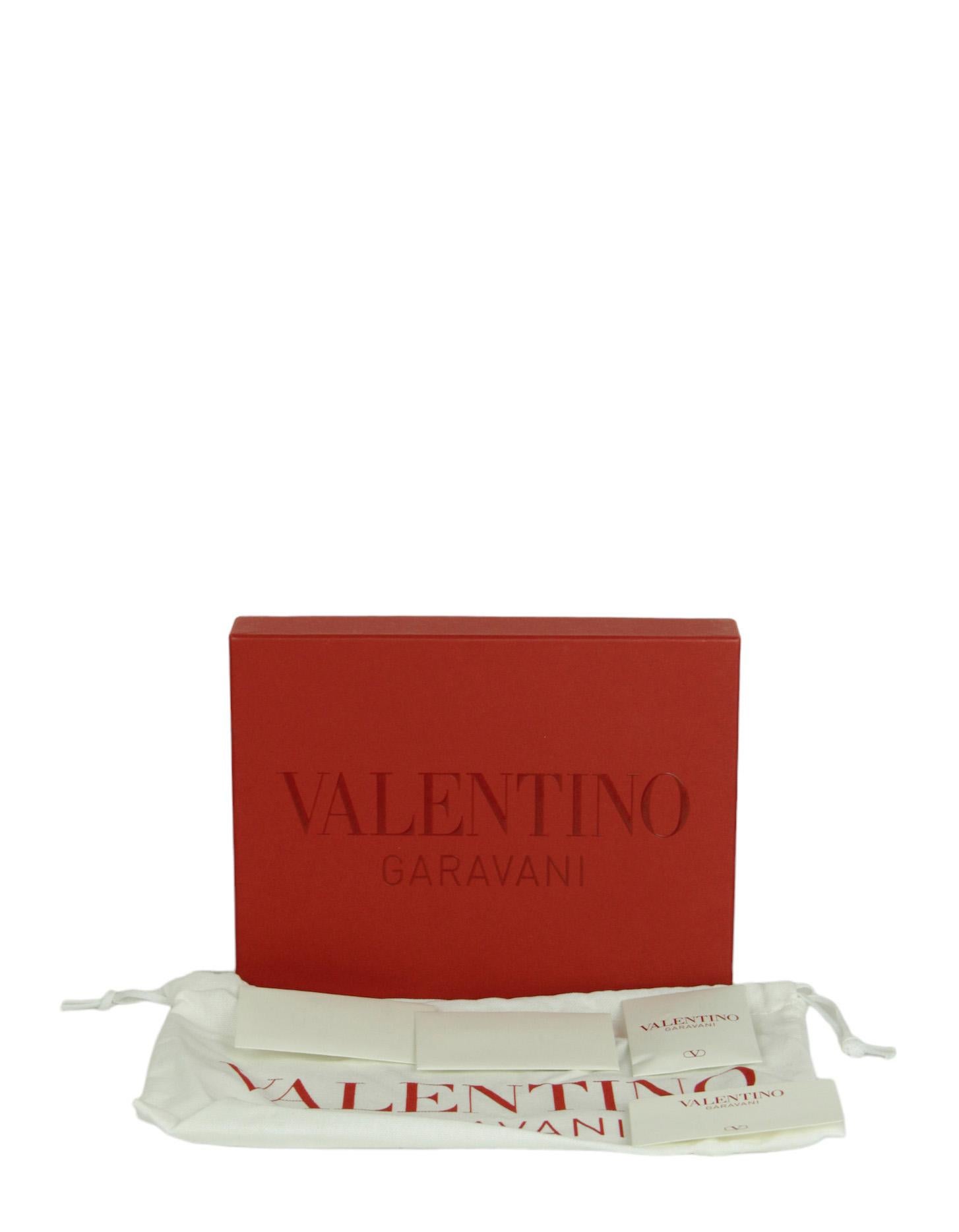 Valentino Leather Rockstud Top Handle Crossbody Bag en vente 4