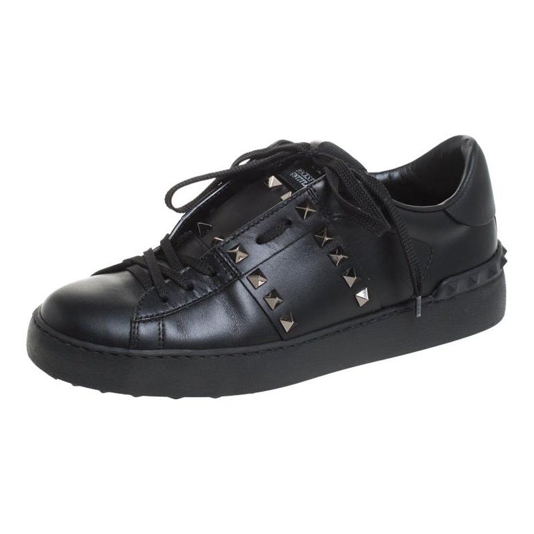 Valentino Black Leather Rockstud Untitled 11. Low Top Sneakers Size 38 For  Sale at 1stDibs