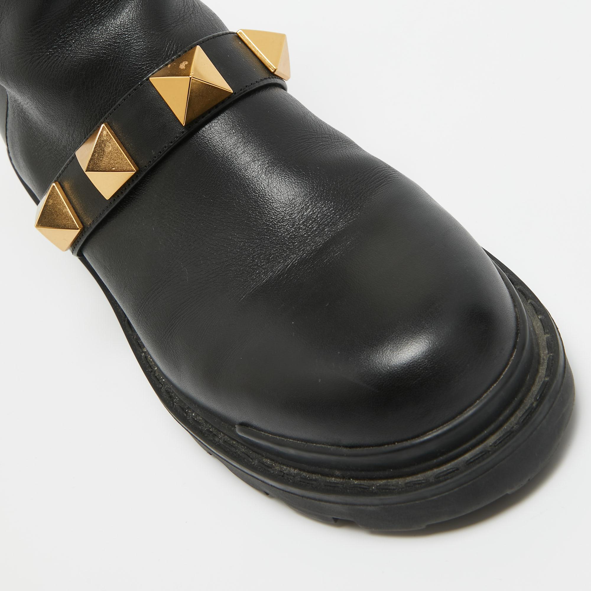 Women's Valentino Black Leather Roman Stud Combat Boots Size 40 For Sale