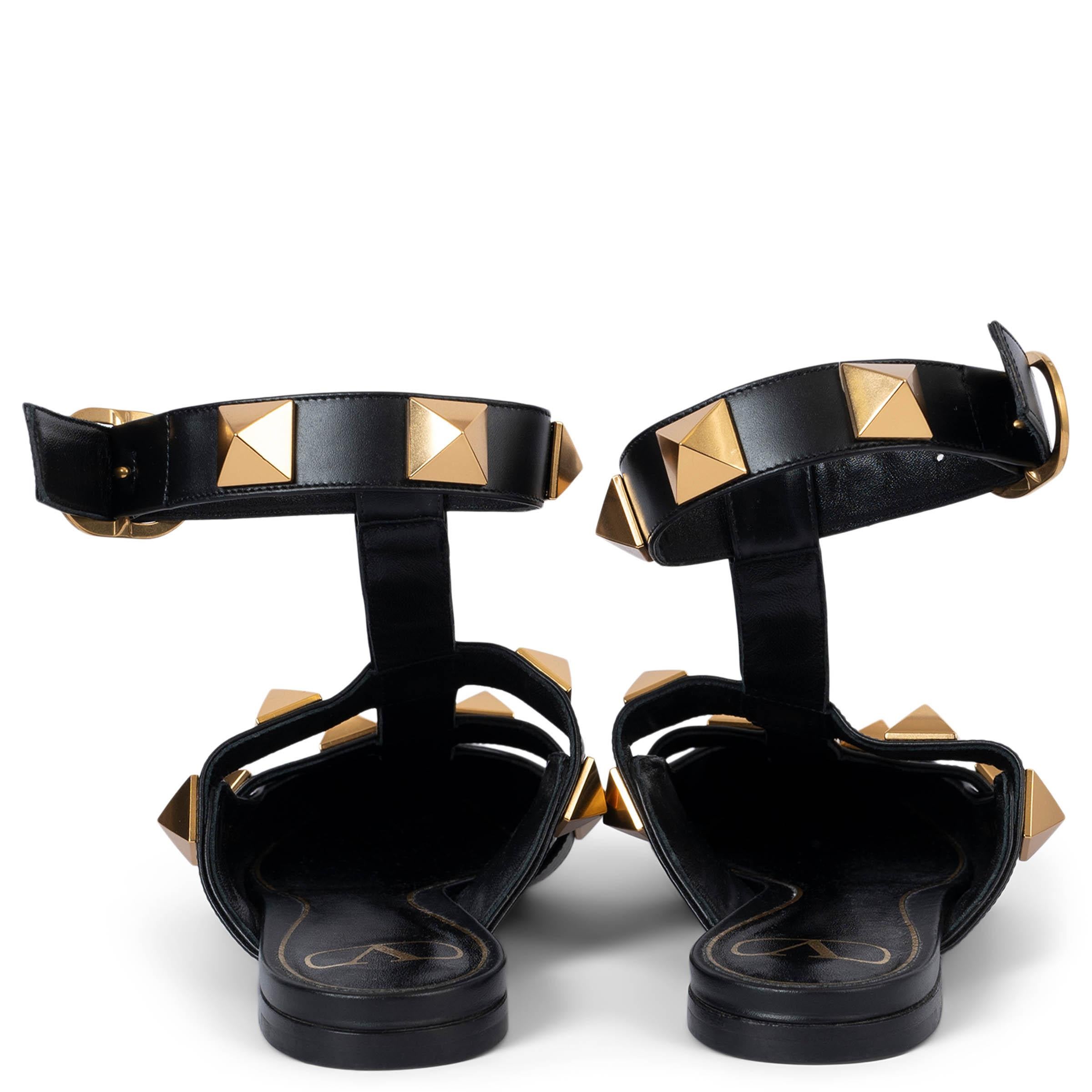 Women's VALENTINO black leather ROMAN STUD Flats Shoes 39.5 For Sale