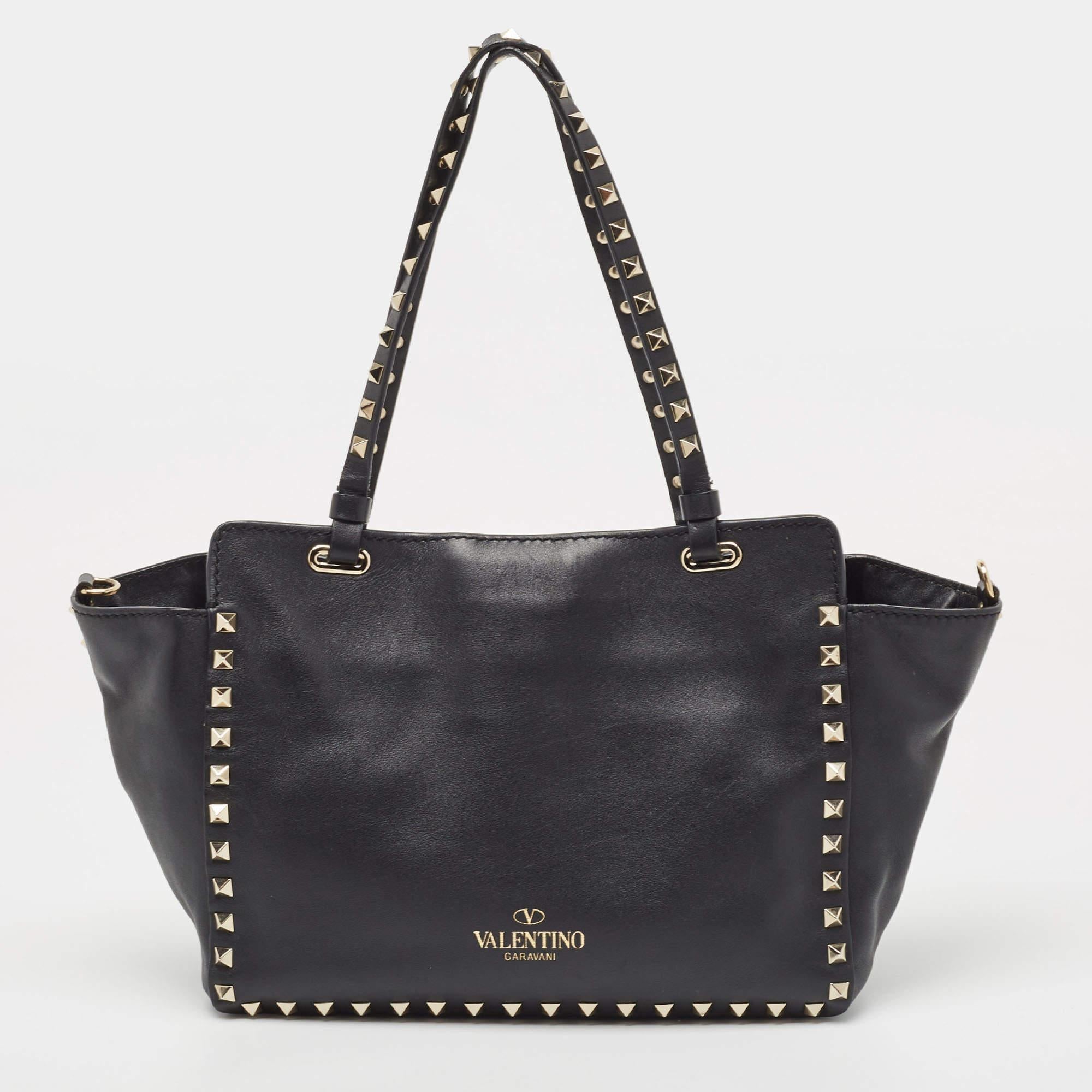 This alluring tote bag for women has been designed to assist you on any day. Convenient to carry and fashionably designed, the tote is cut with skill and sewn into a great shape. It is well-equipped to be a reliable accessory.

Includes: Detachable