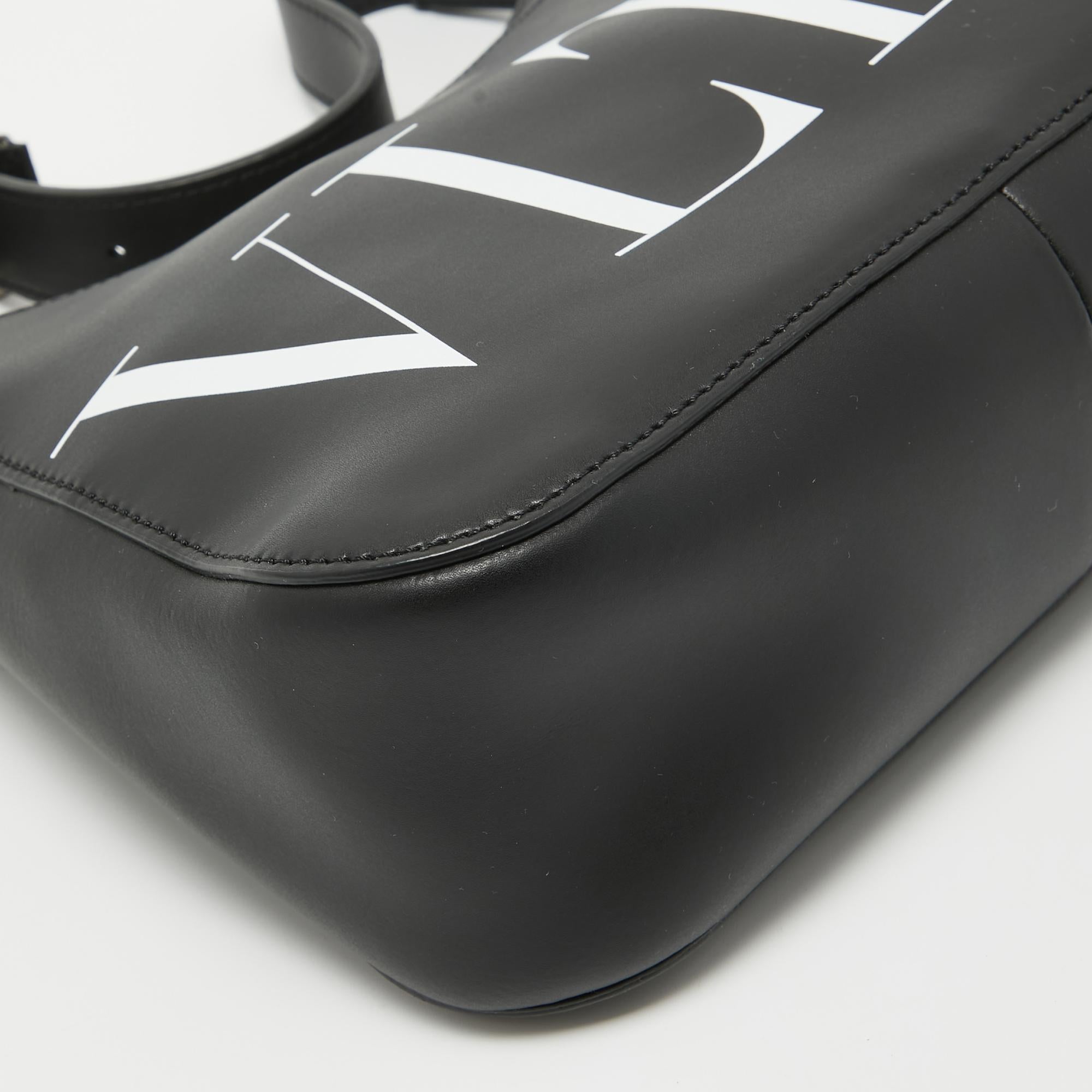 Valentino Black Leather Small VLTN Hobo For Sale 6