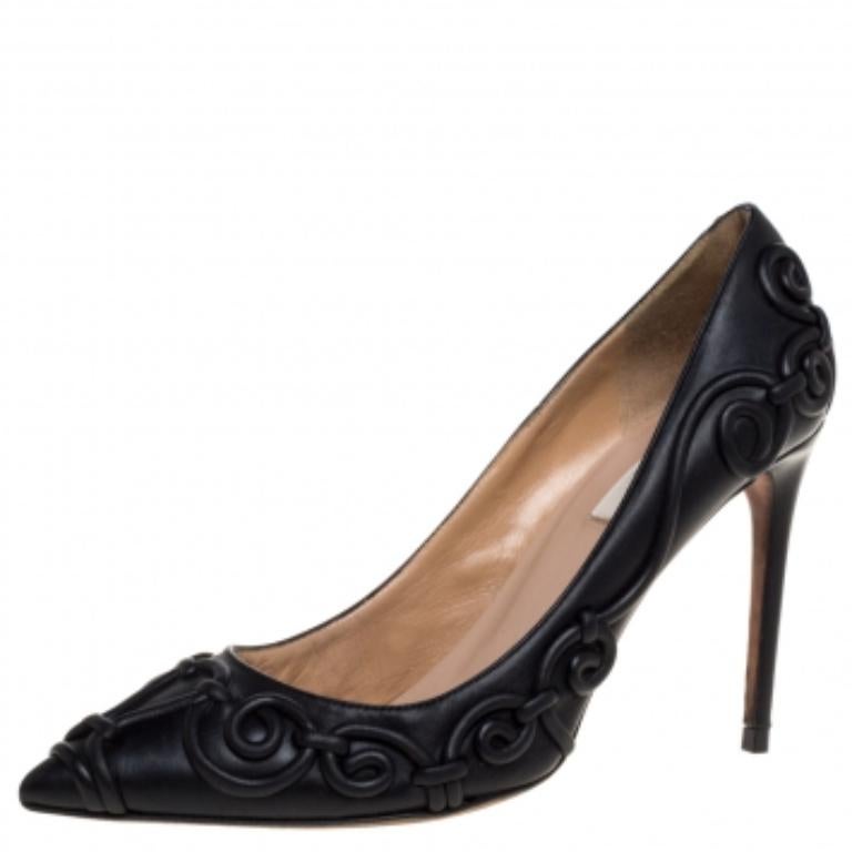 Valentino Black Leather Swirl Detail Pointed Toe Pumps Size 38.5 For Sale 2