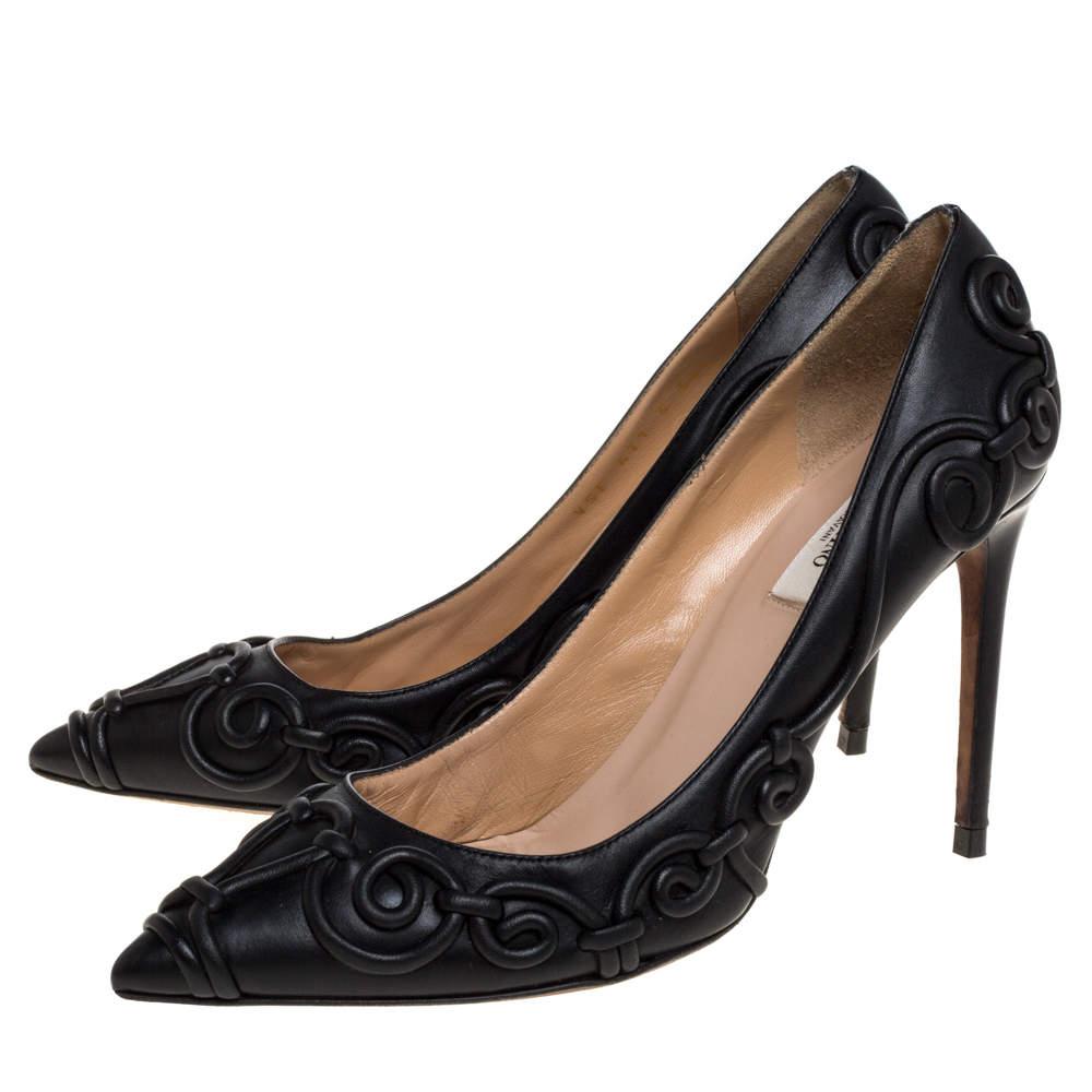 Valentino Black Leather Swirl Detail Pointed Toe Pumps Size 38.5 For Sale 3