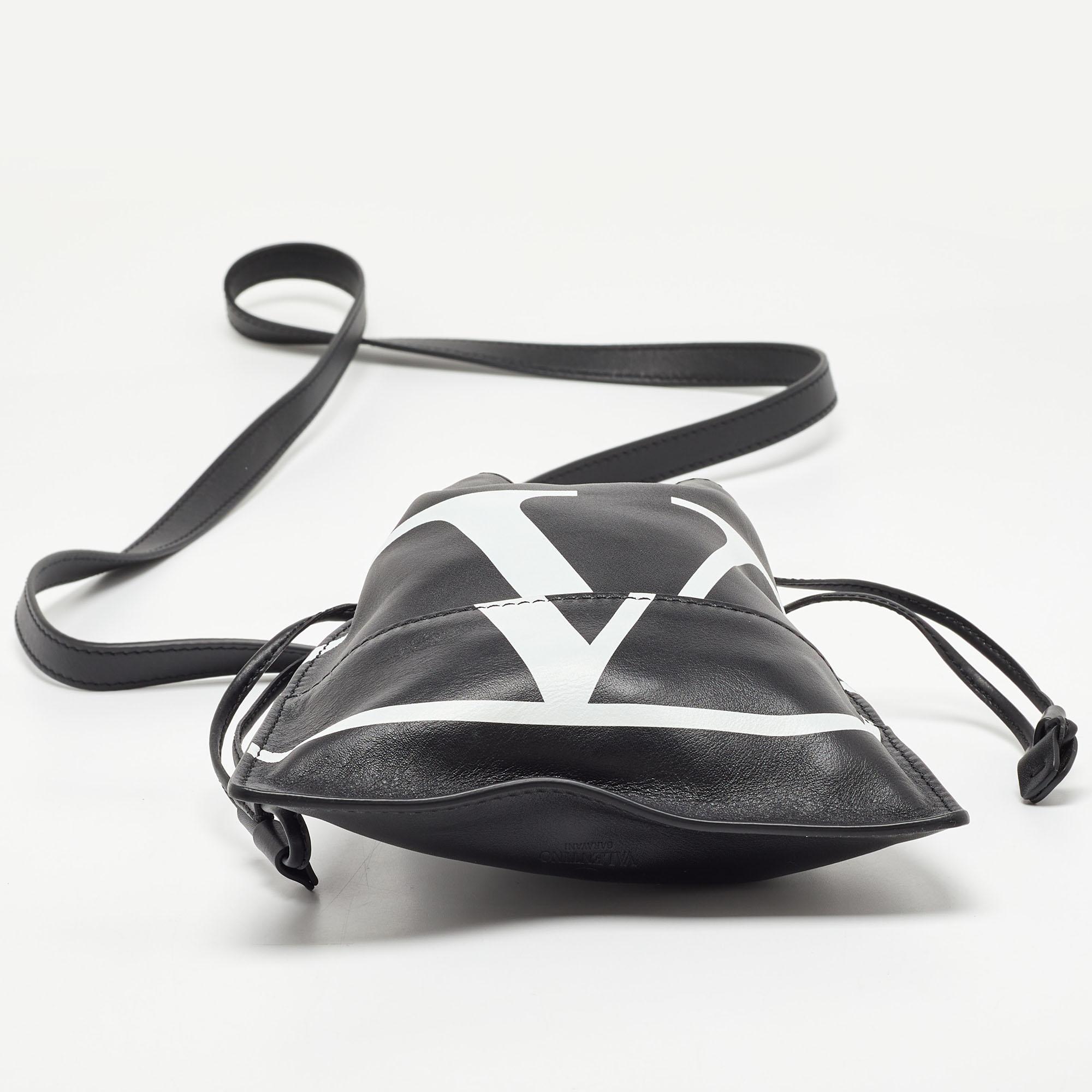 Valentino Black Leather VLogo Drawstring Pouch Bag For Sale 1