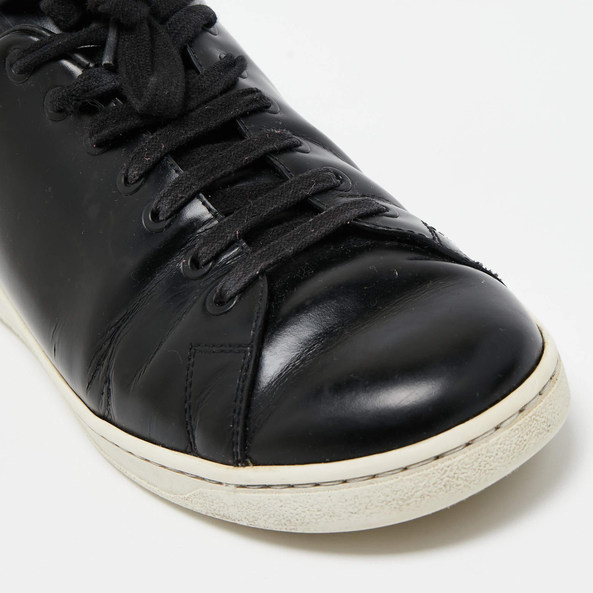 Valentino Black Leather VLogo Low Top Sneakers Size 42.5 For Sale 2