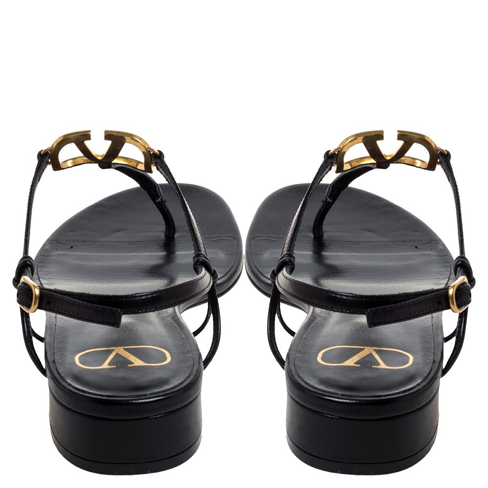 Valentino Black Leather VLogo Thong Sandals Size 38 In Good Condition In Dubai, Al Qouz 2