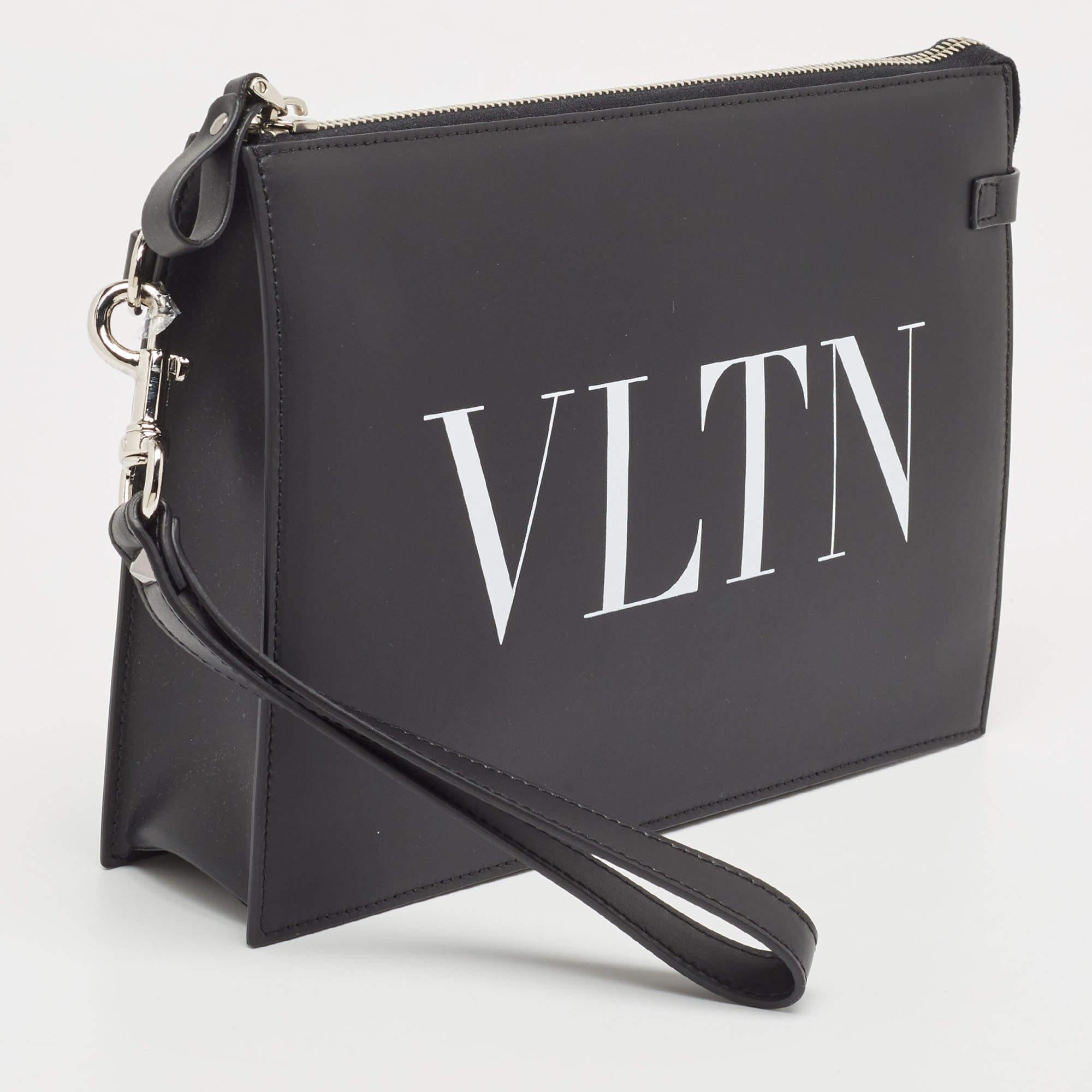 Valentino - Pochette en cuir noir avec logo VLTN en vente 7