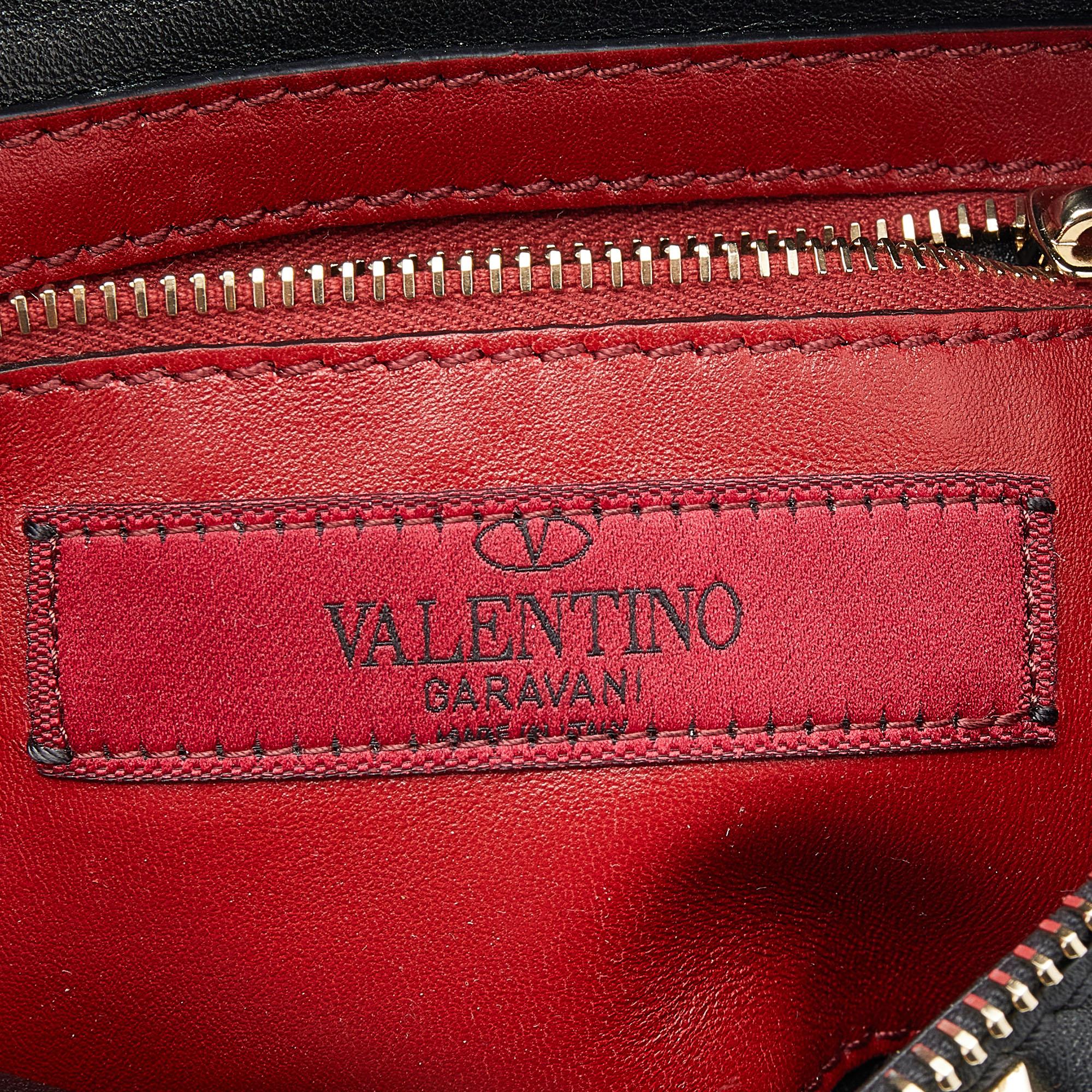 Valentino Black Leather VLTN Rockstud Belt Bag In Excellent Condition In Dubai, Al Qouz 2